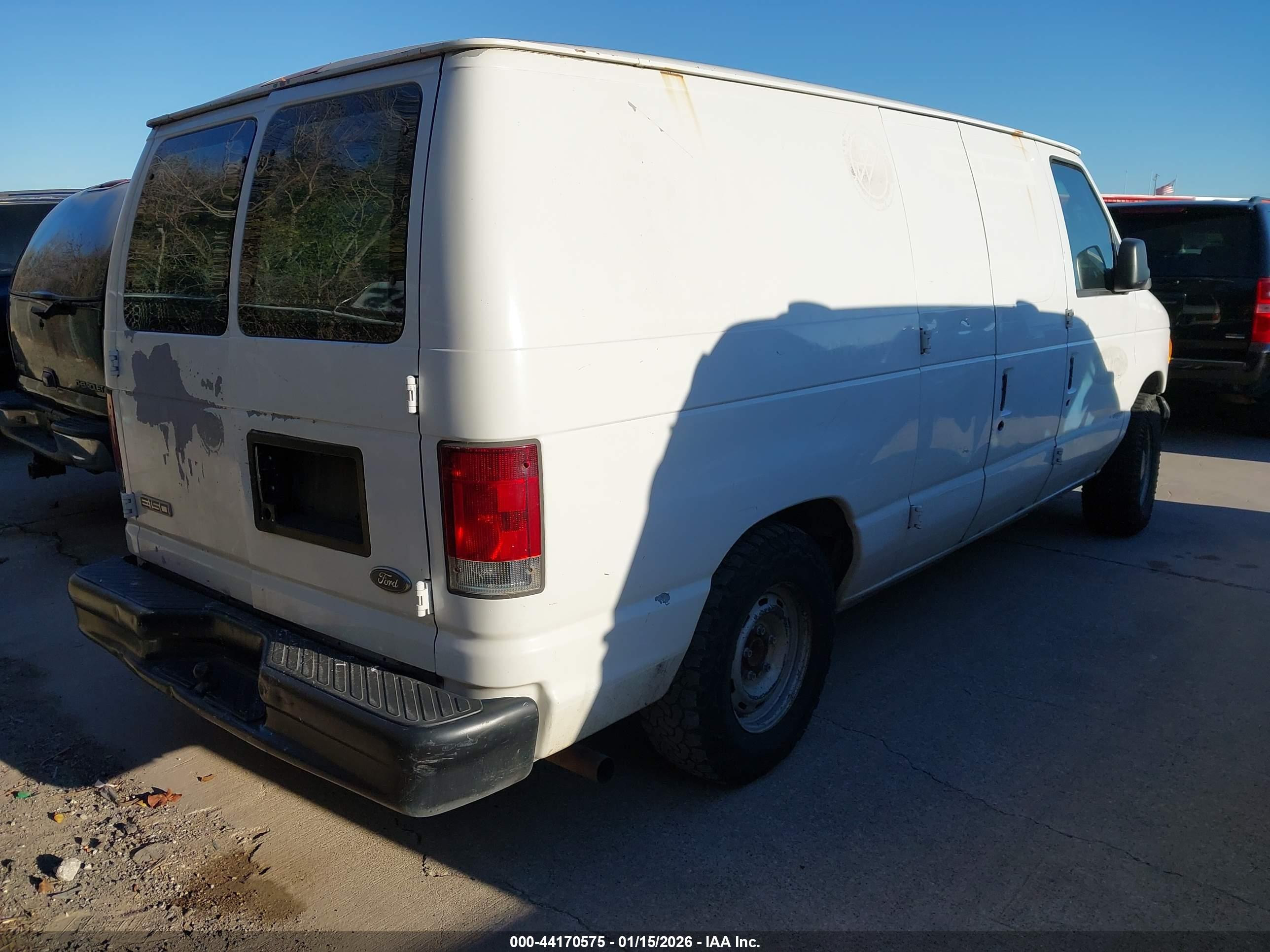 FORD E-150 image 4