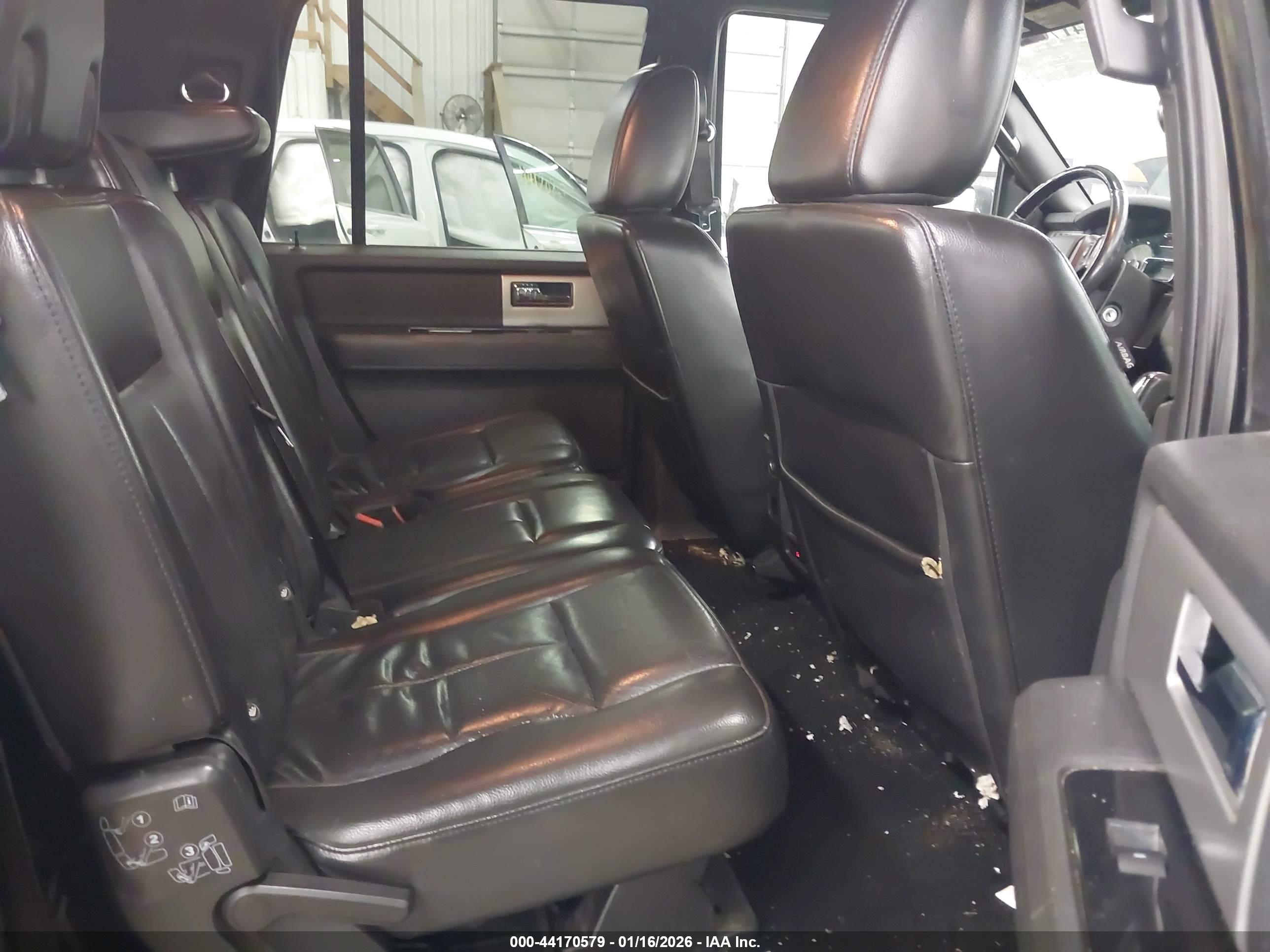 FORD EXPEDITION image 8