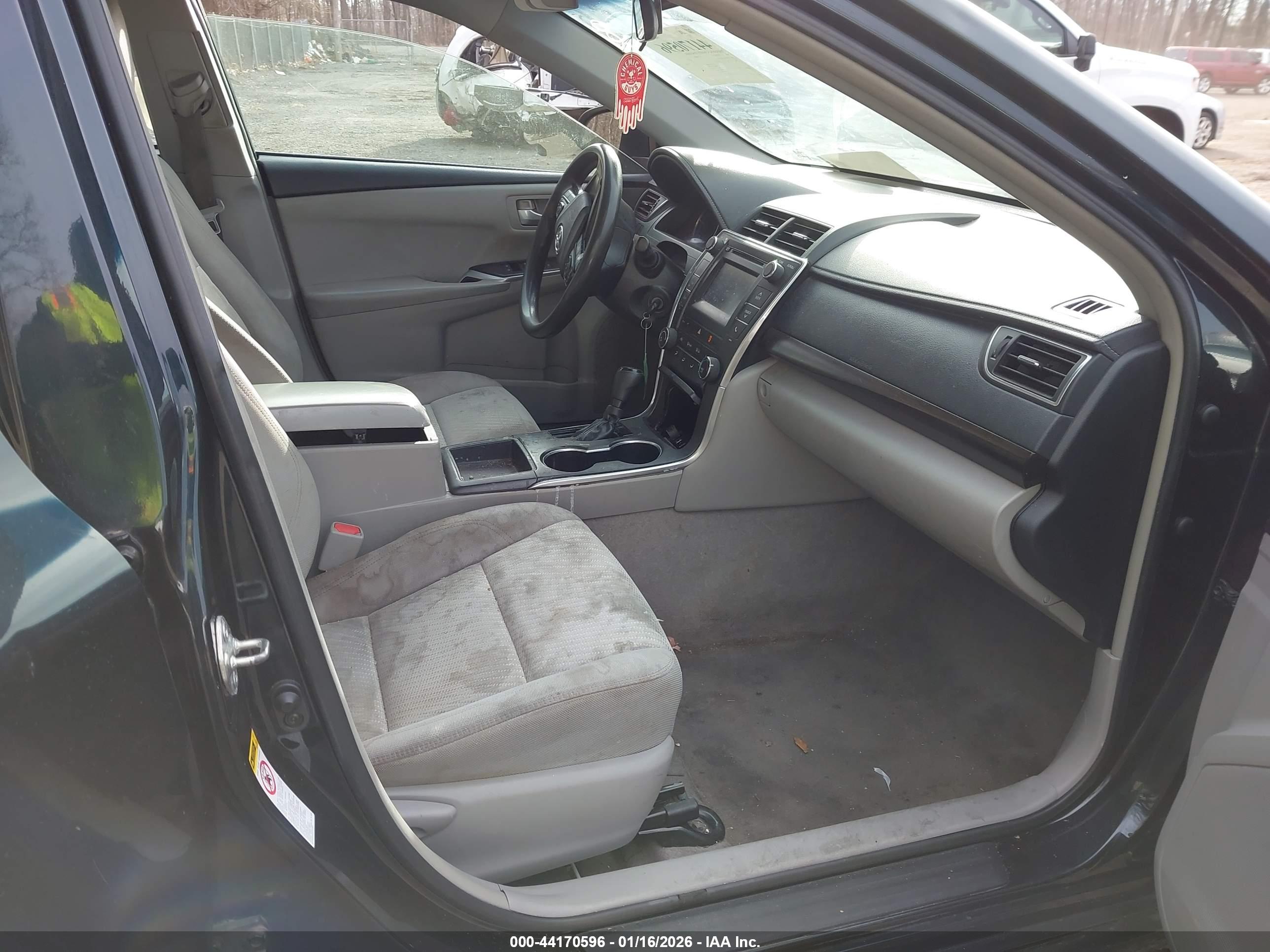 TOYOTA CAMRY image 5