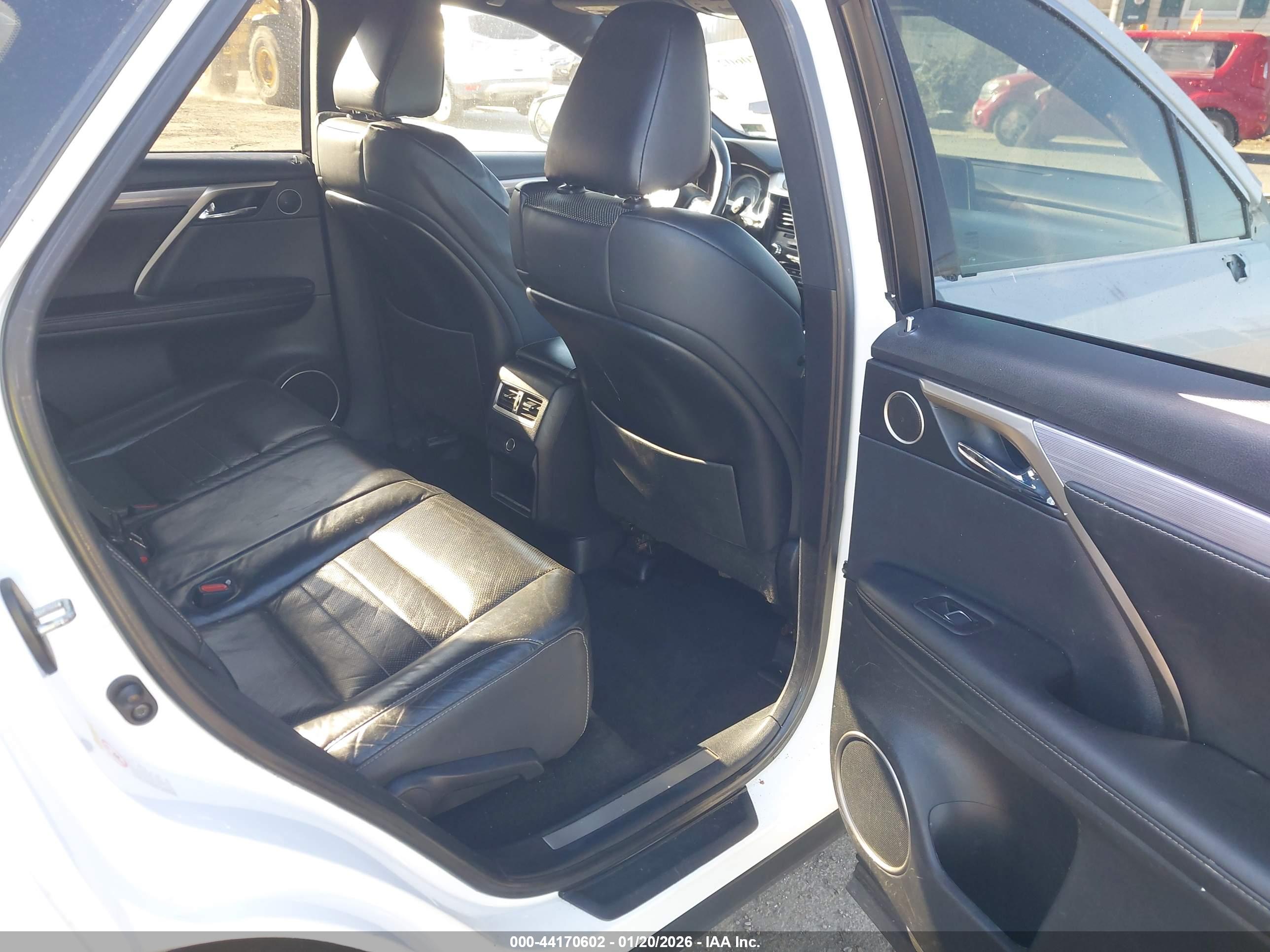 LEXUS RX image 8