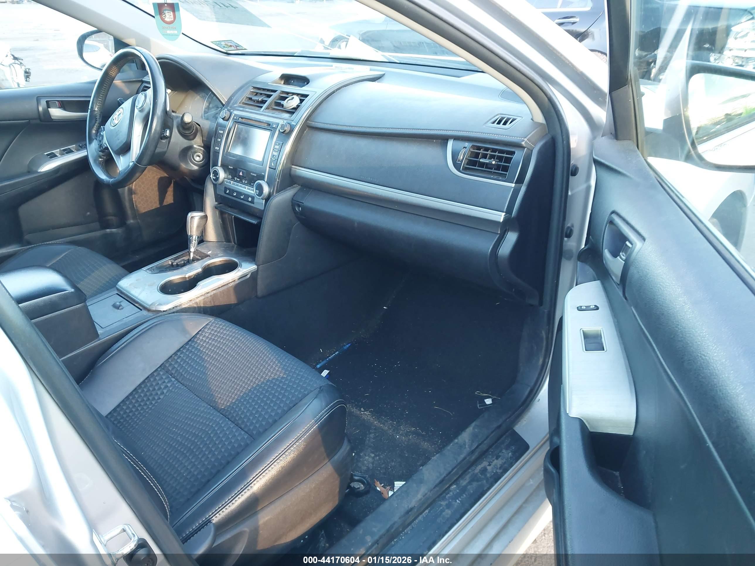 TOYOTA CAMRY image 5