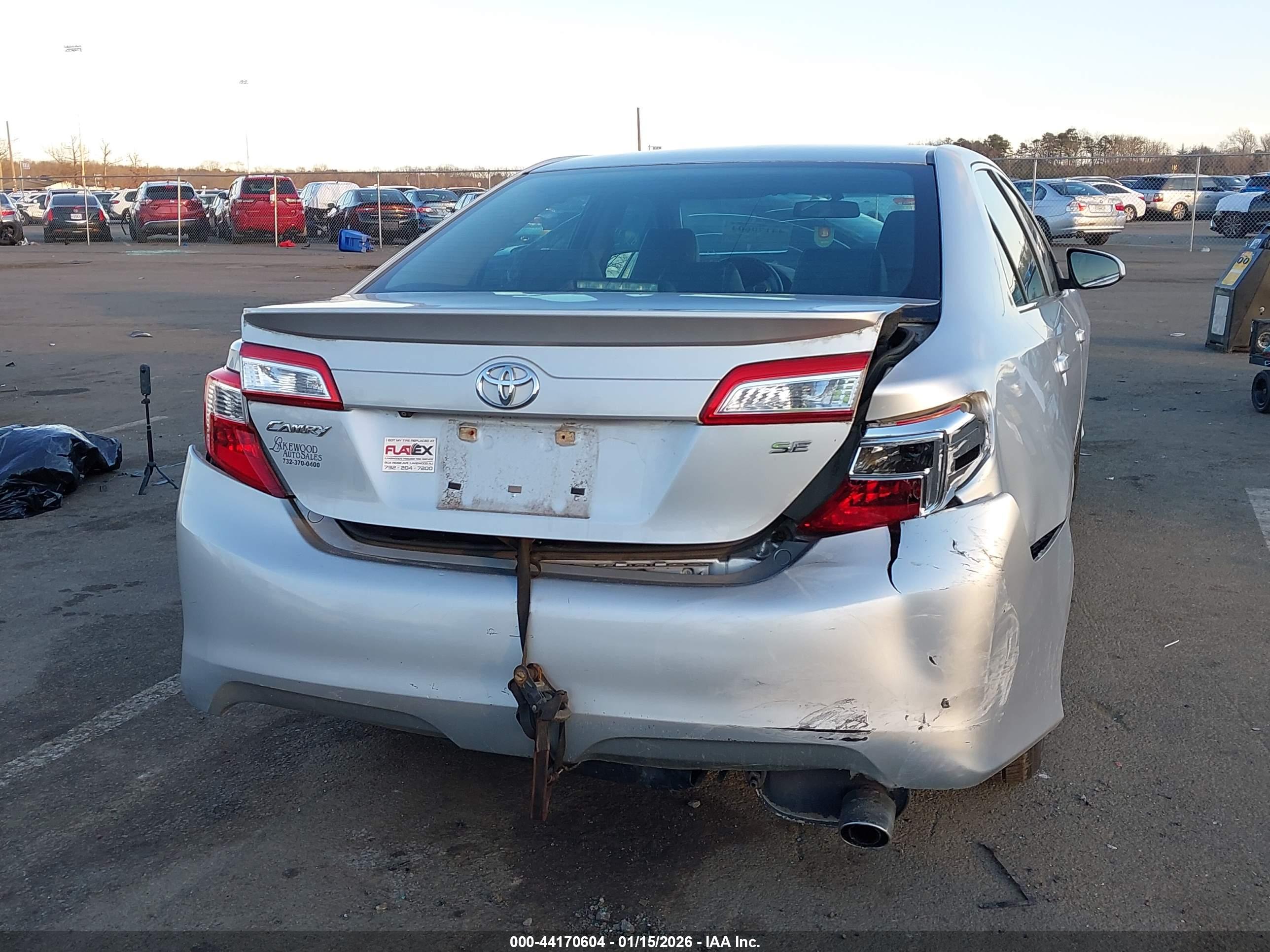 TOYOTA CAMRY image 6