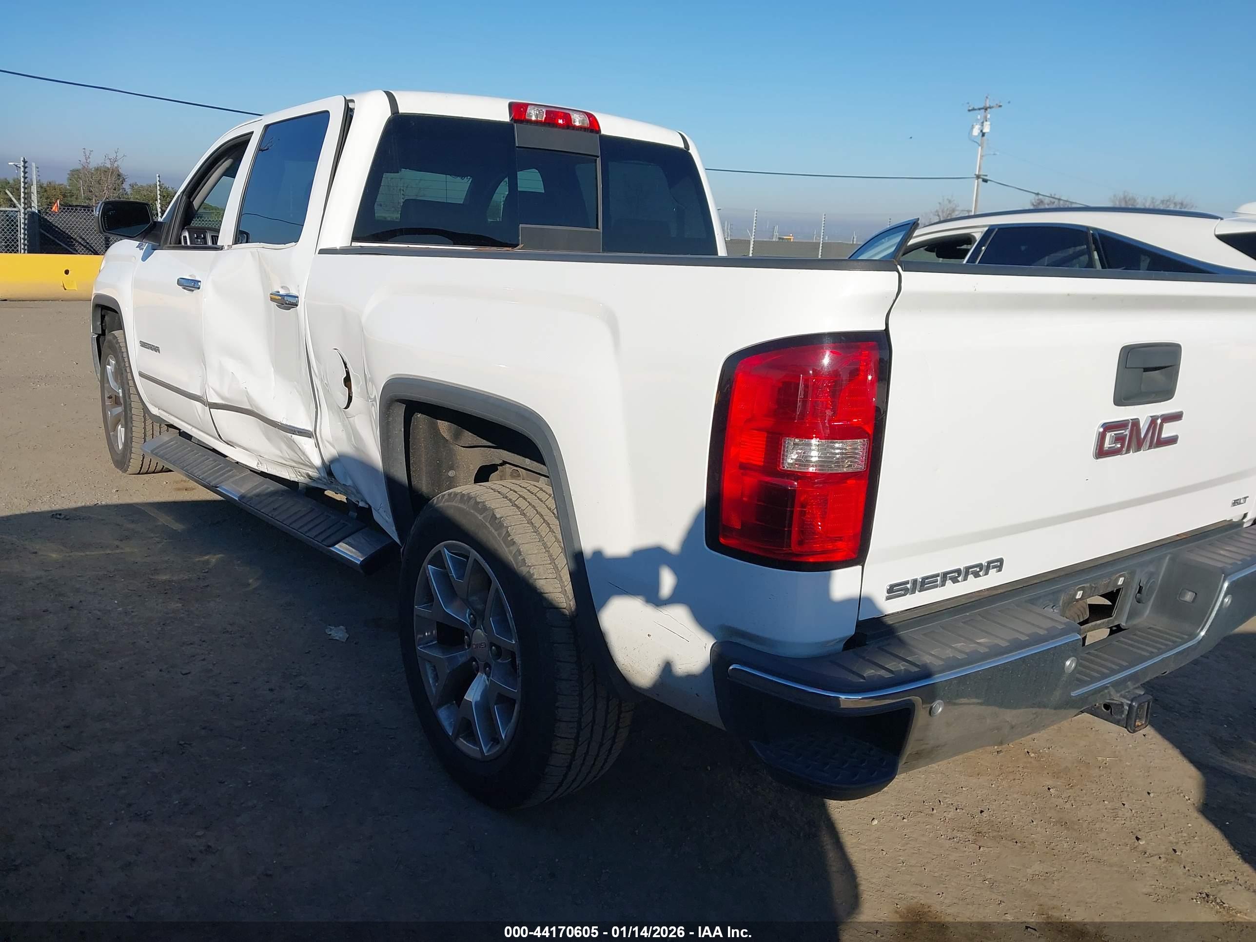 GMC SIERRA image 3