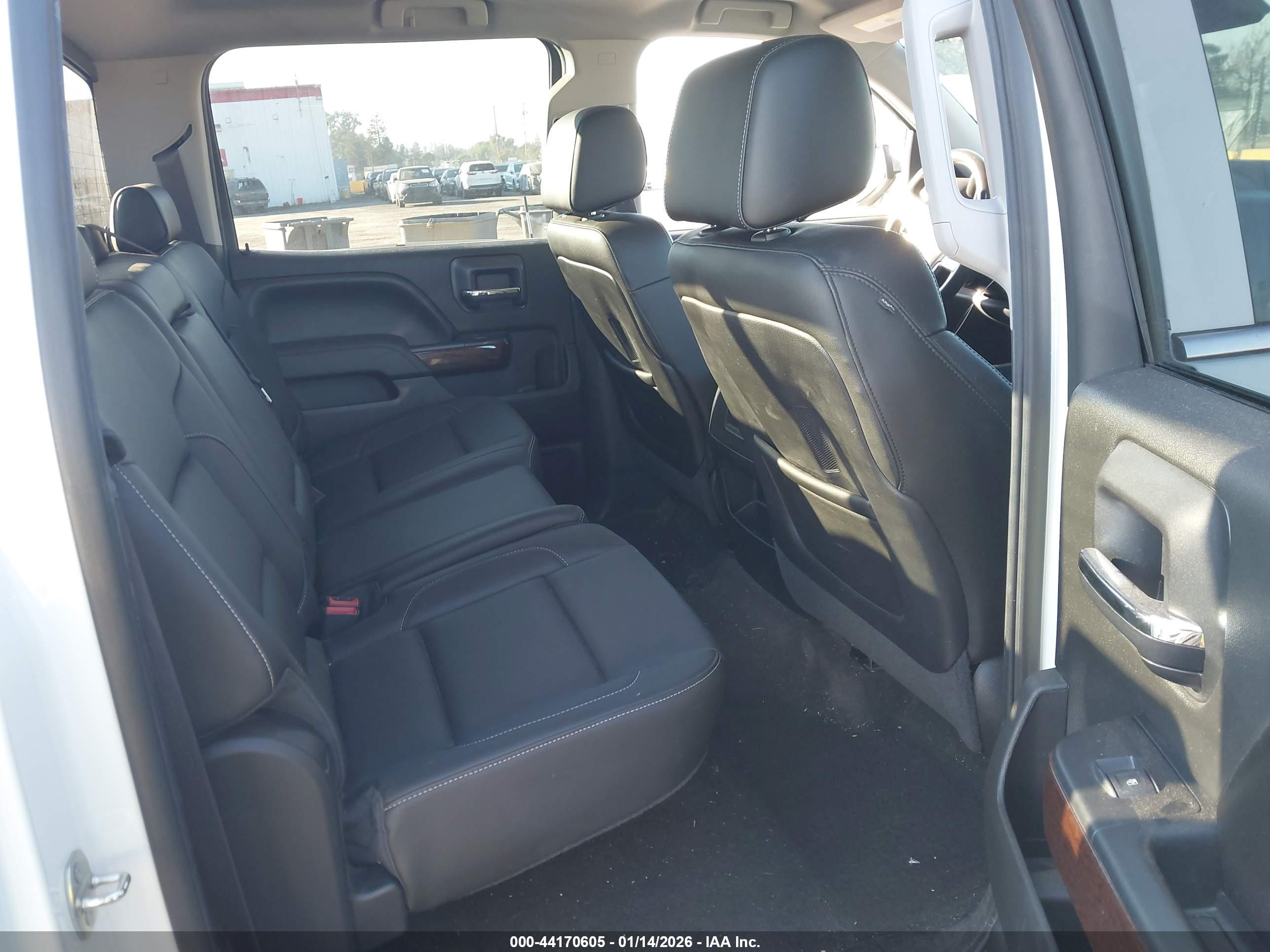 GMC SIERRA image 8