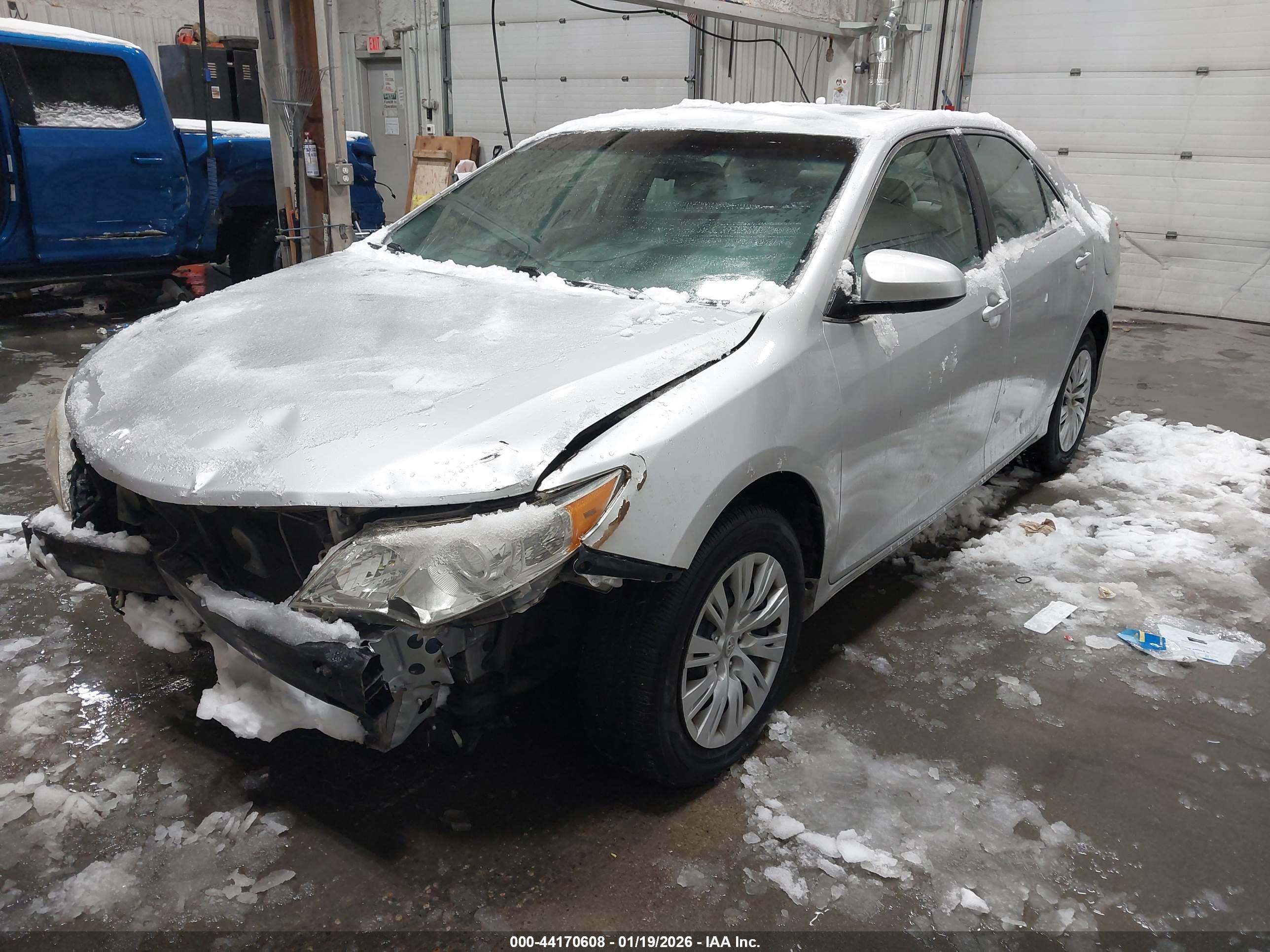 TOYOTA CAMRY image 2