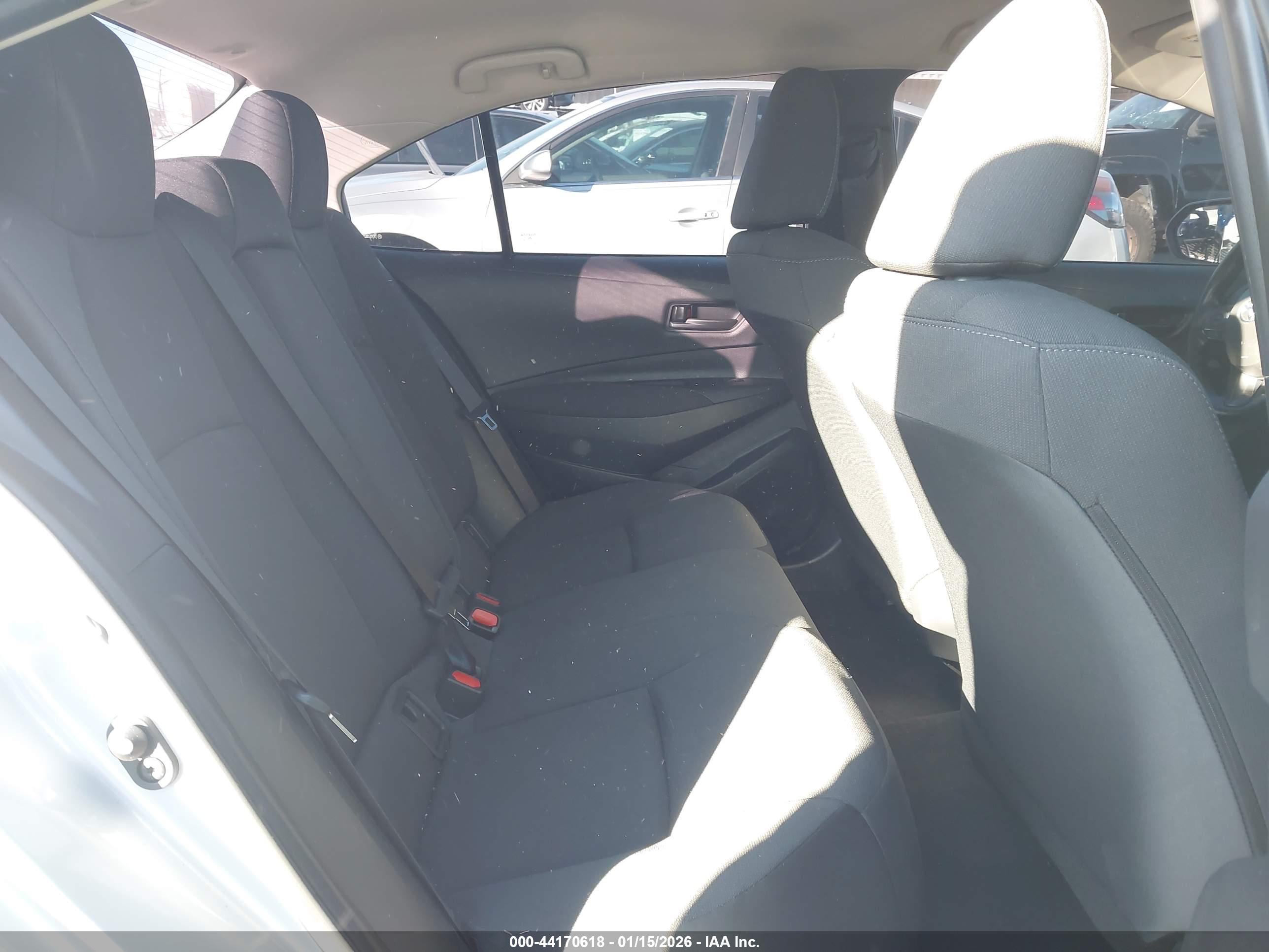 TOYOTA COROLLA image 8