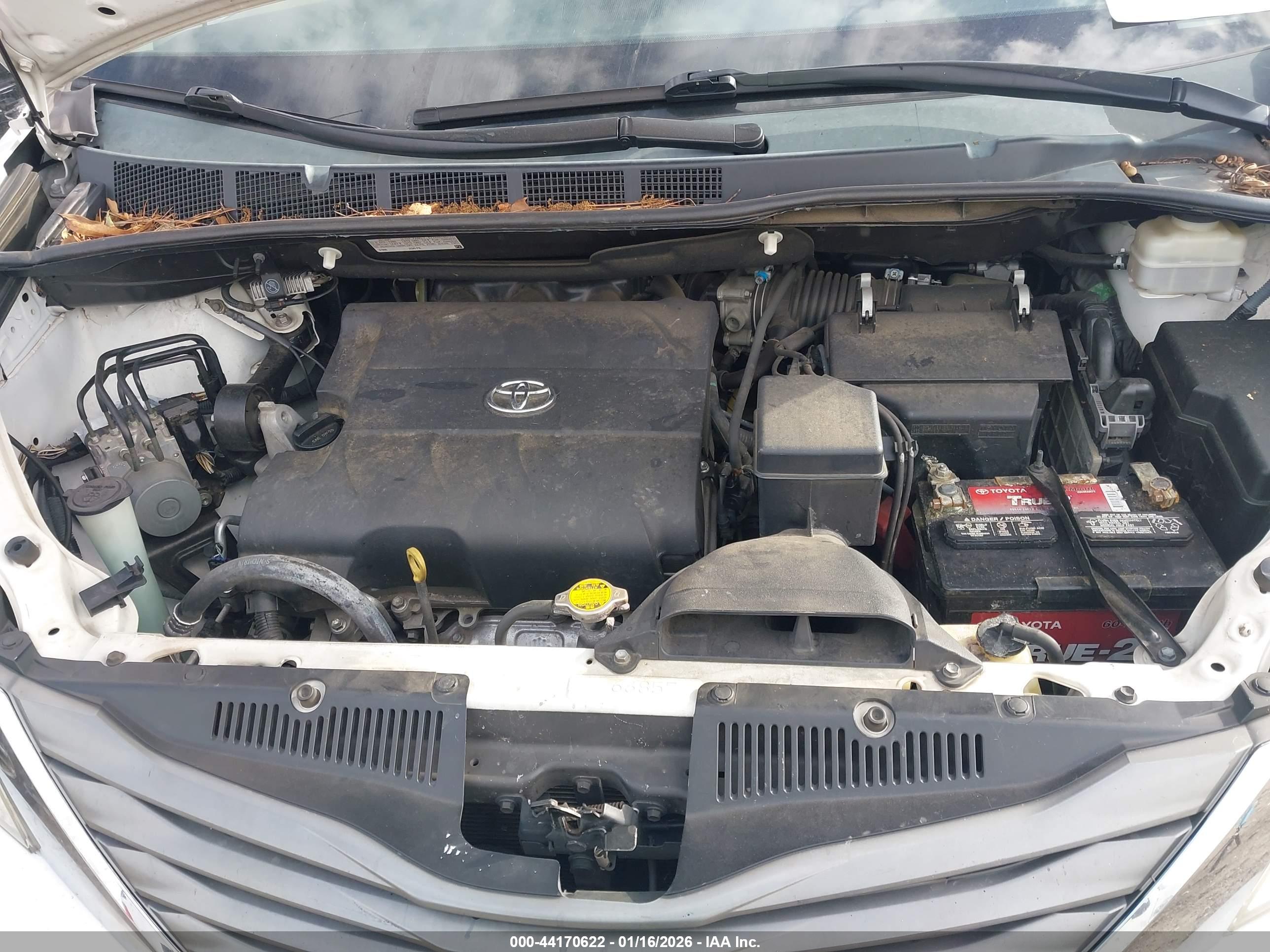 TOYOTA SIENNA image 10