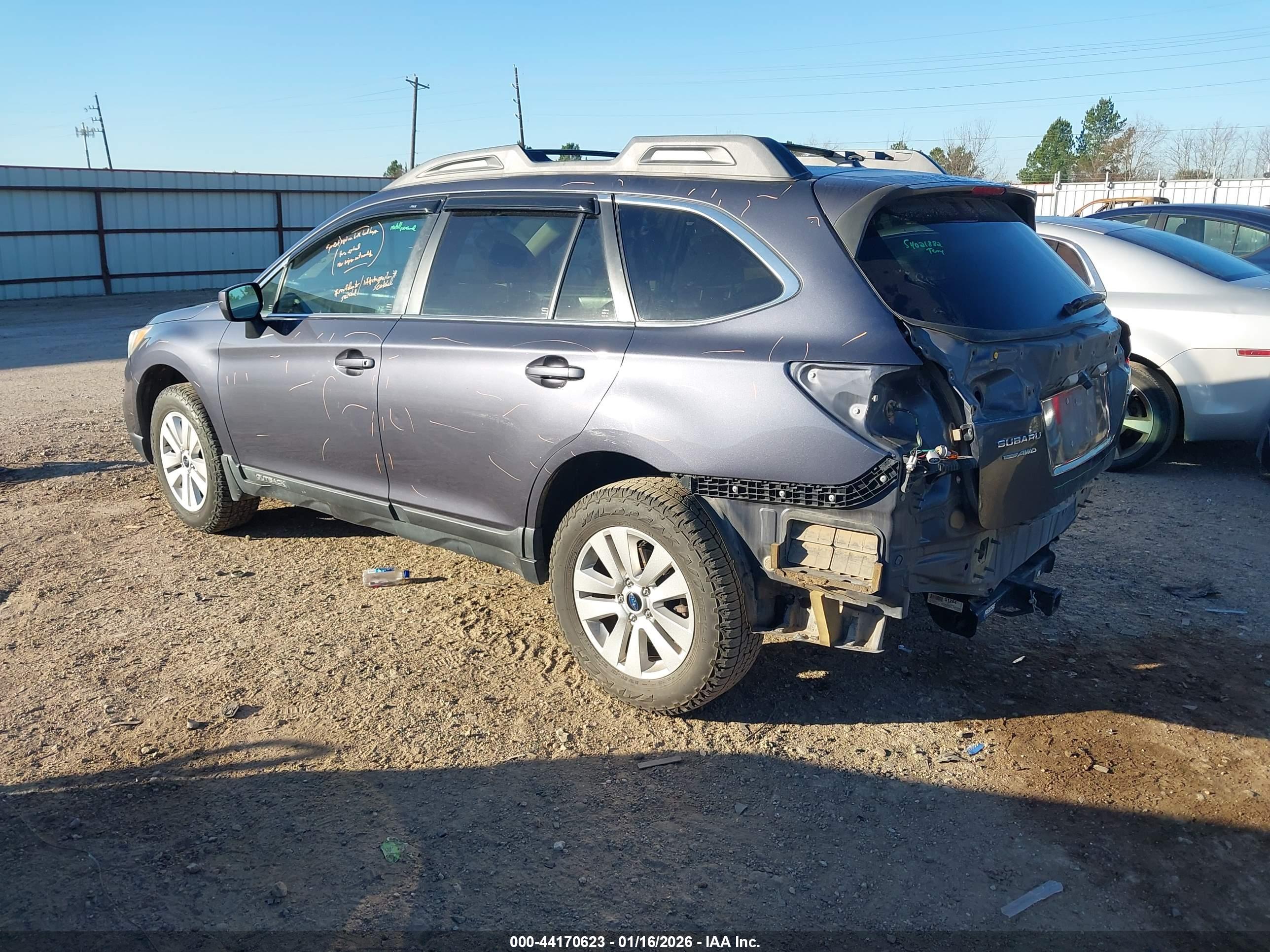 SUBARU OUTBACK image 3