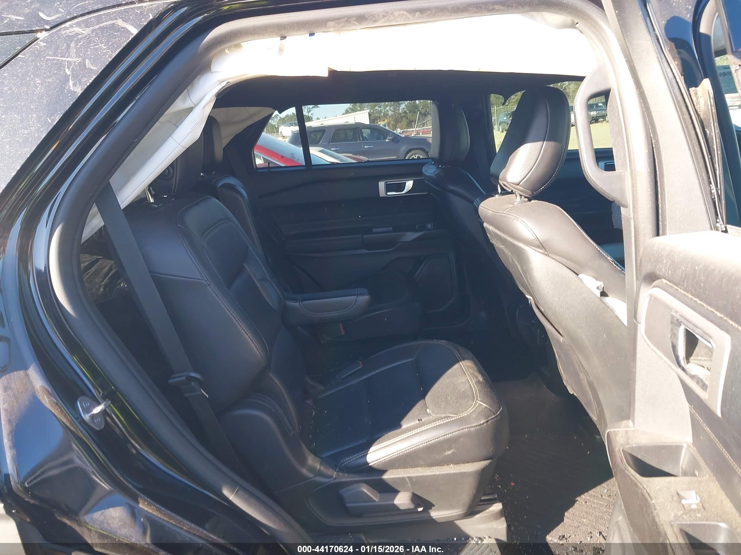 FORD EXPLORER image 8
