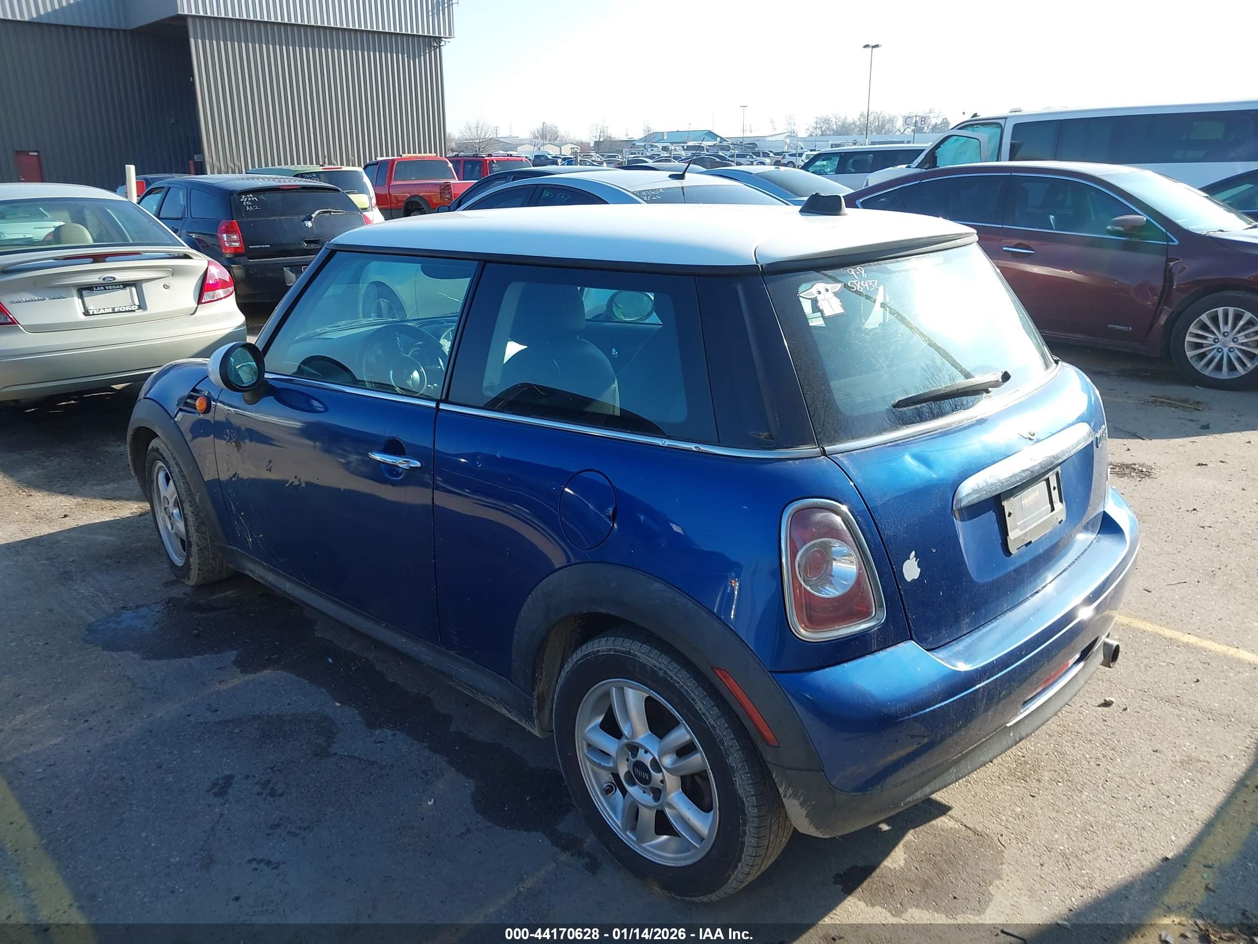 MINI COOPER image 3