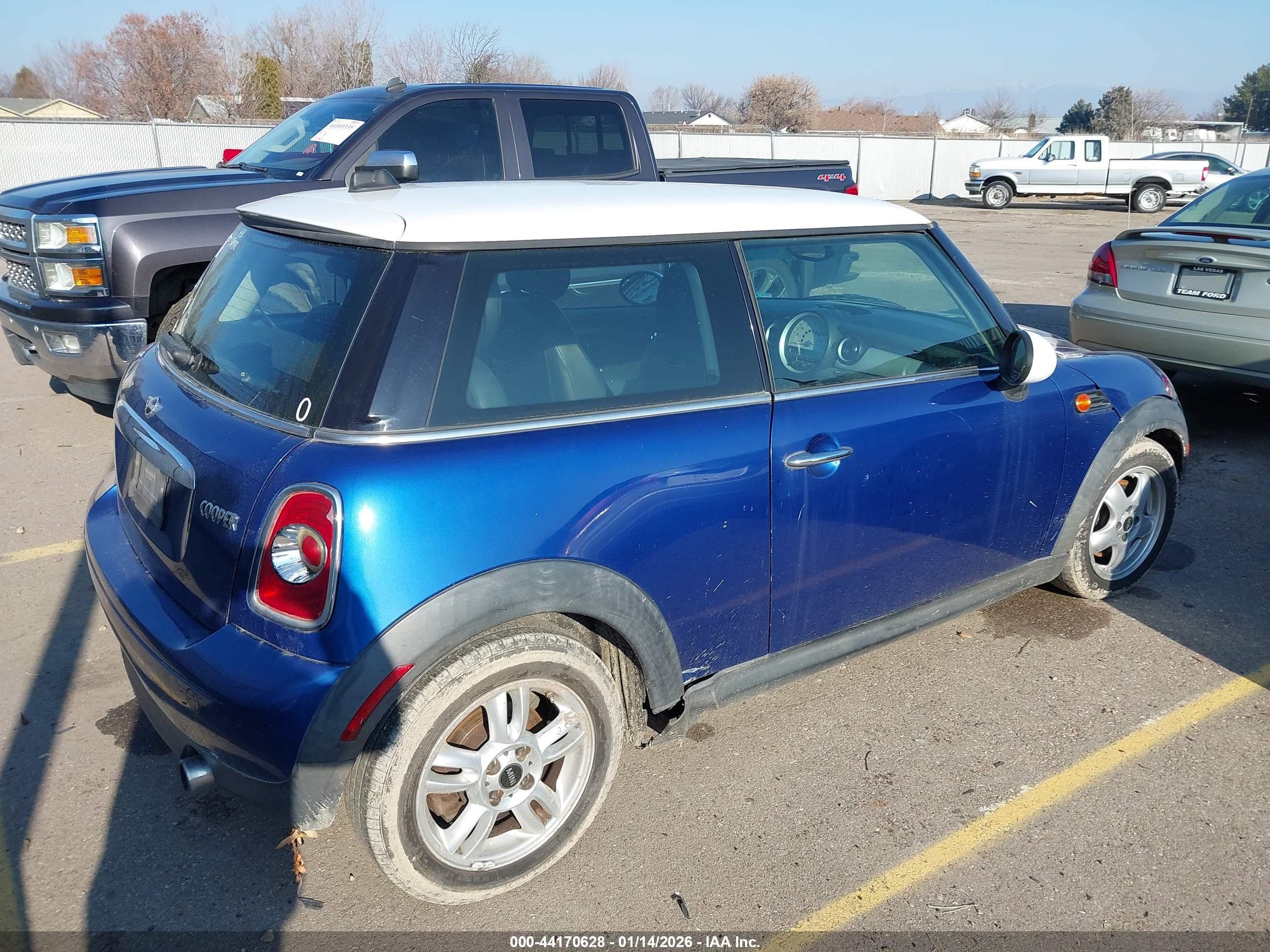MINI COOPER image 4