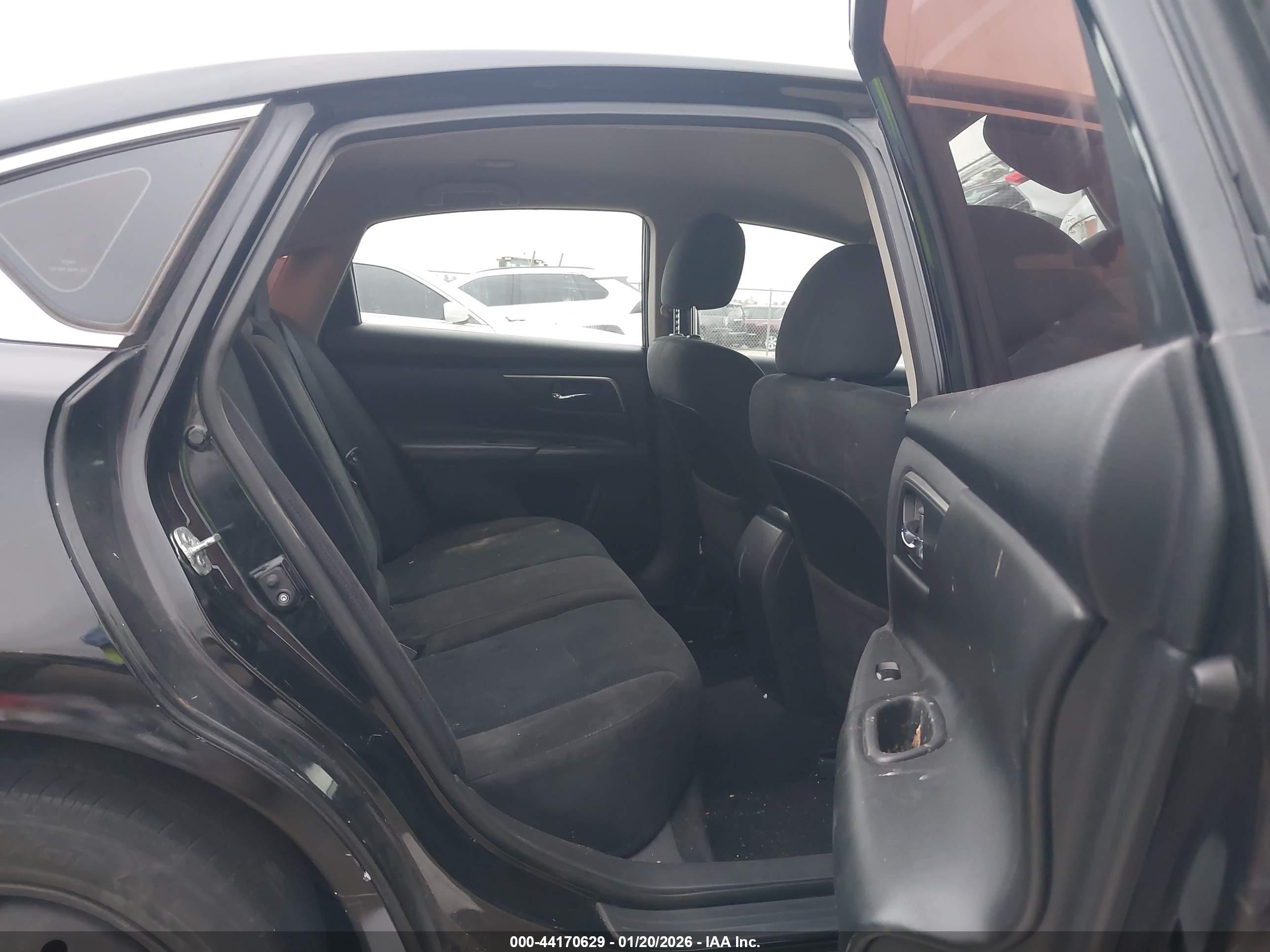 NISSAN ALTIMA image 8