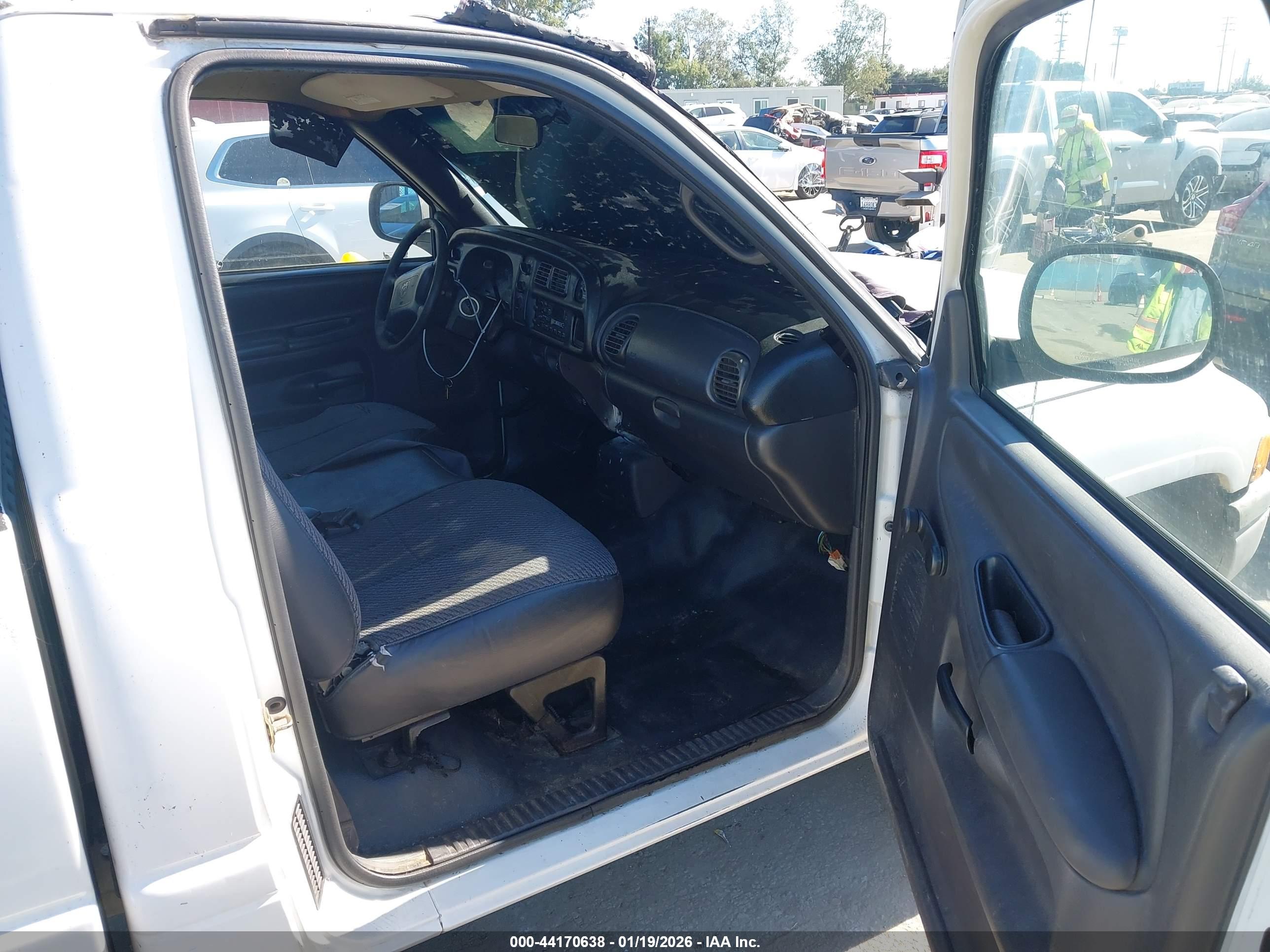 DODGE RAM image 5