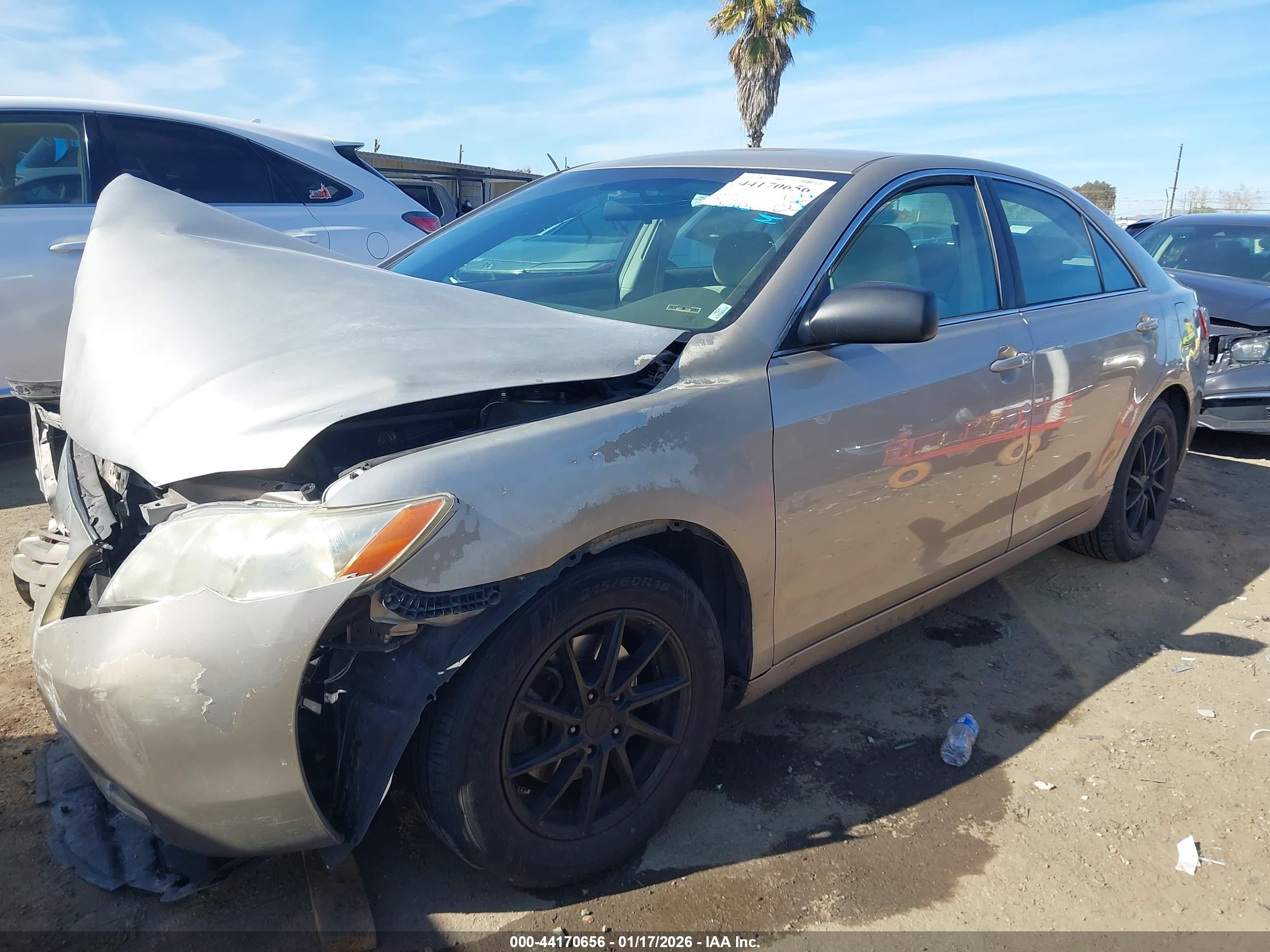 TOYOTA CAMRY image 2