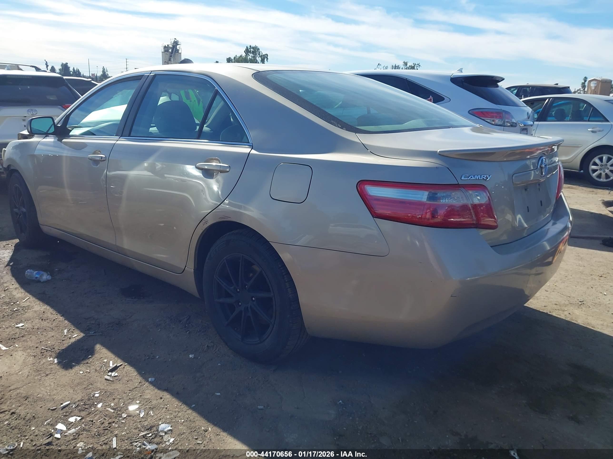 TOYOTA CAMRY image 3