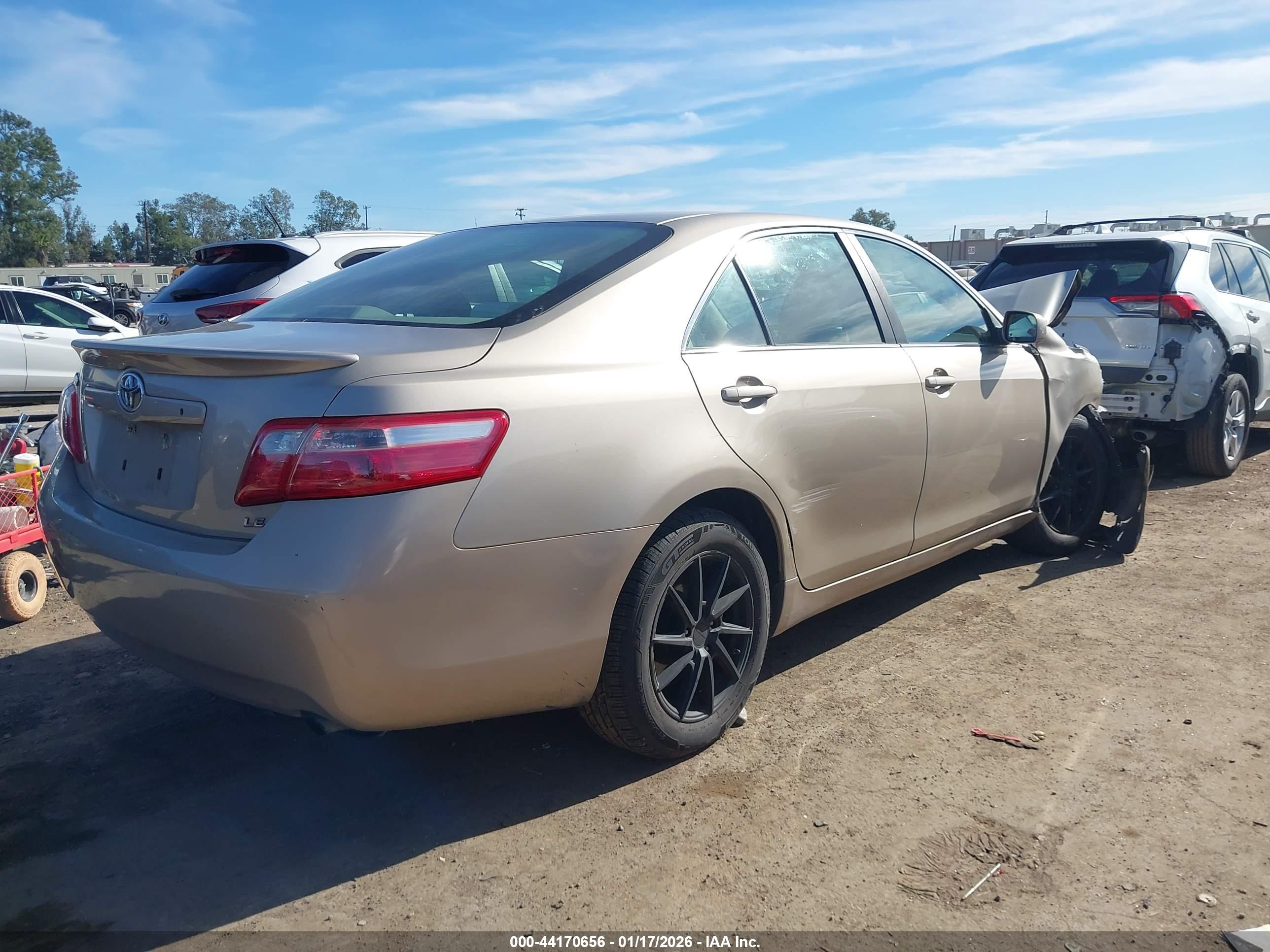 TOYOTA CAMRY image 4