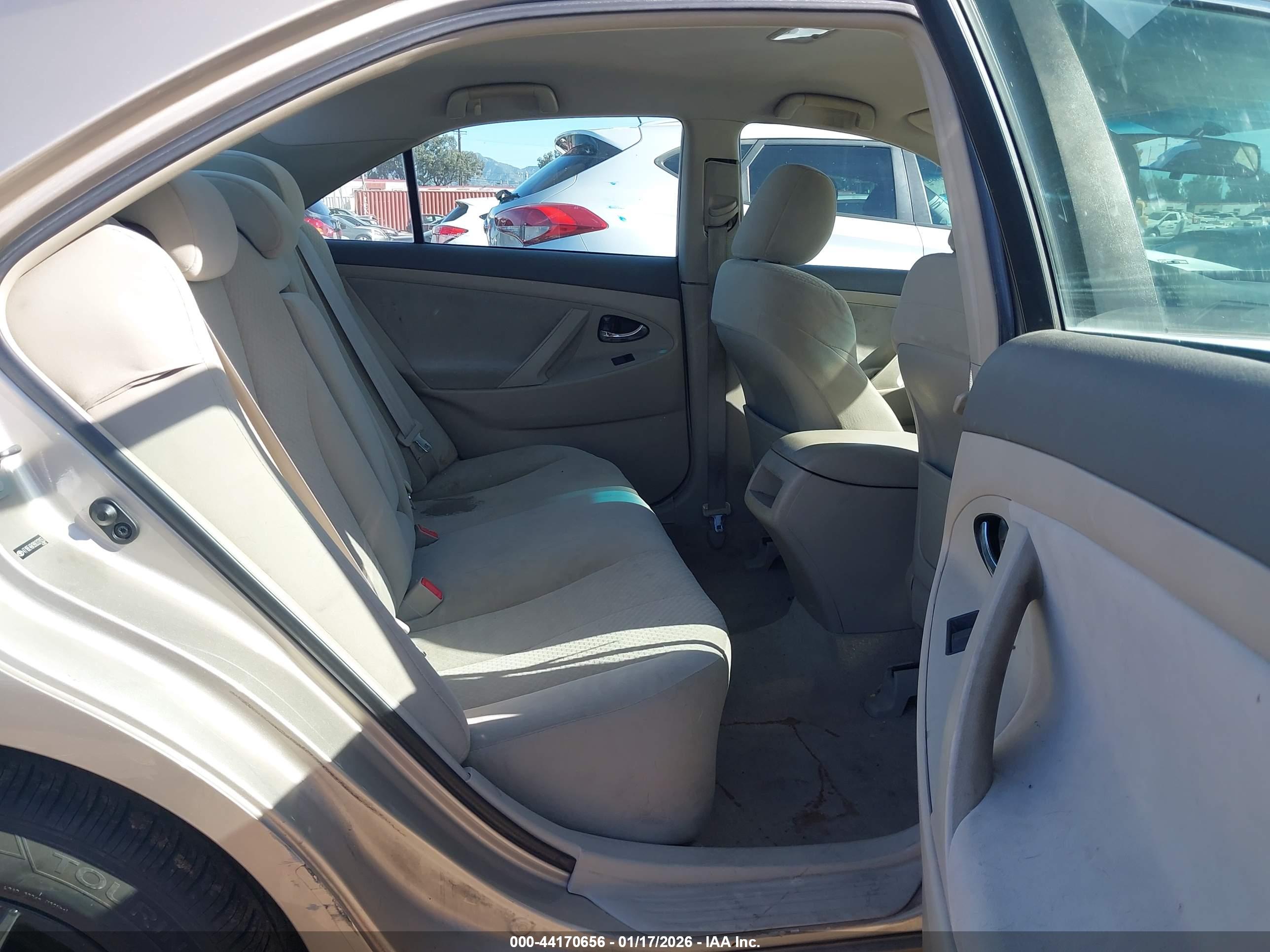 TOYOTA CAMRY image 8