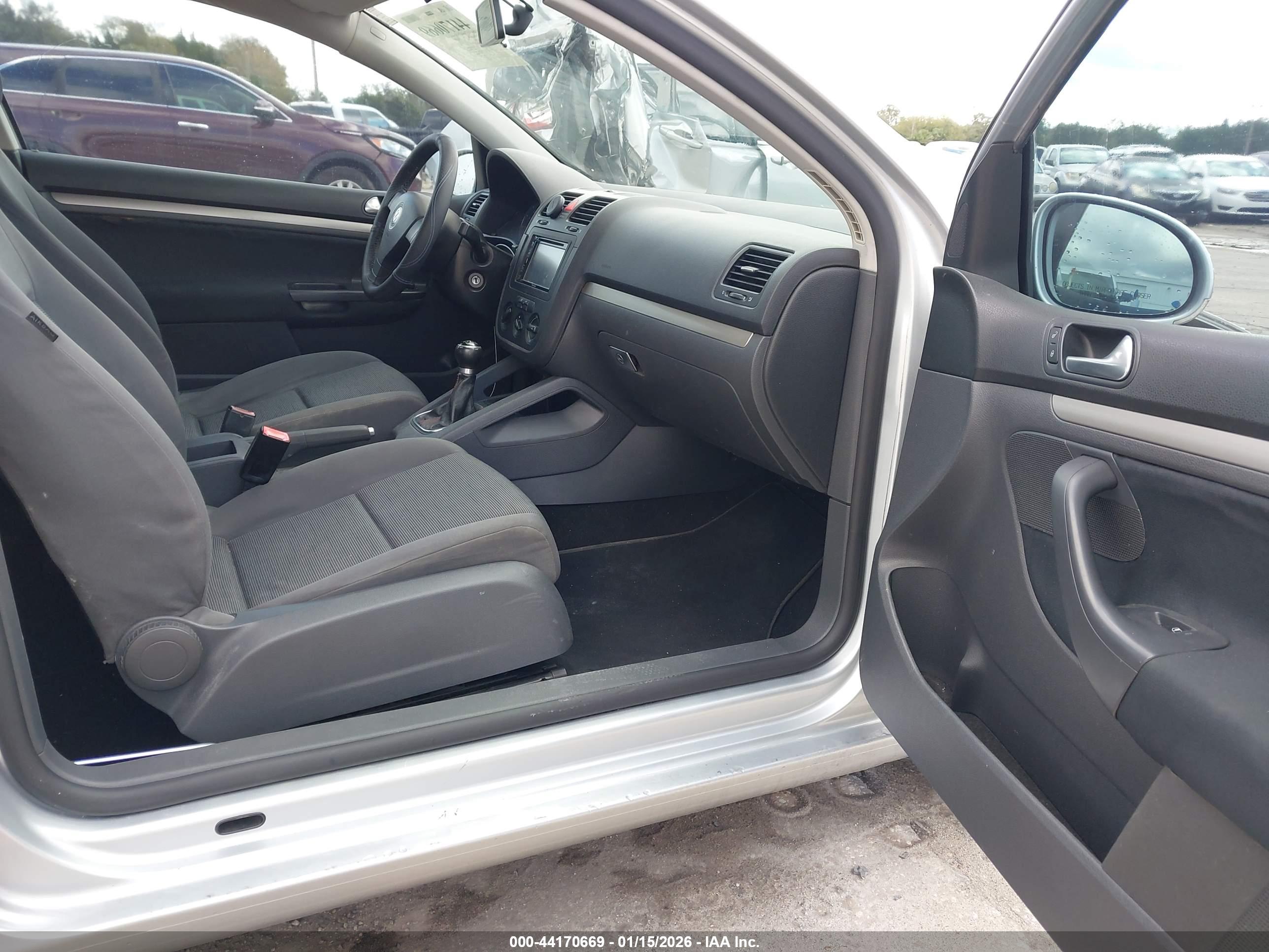 VOLKSWAGEN RABBIT image 5
