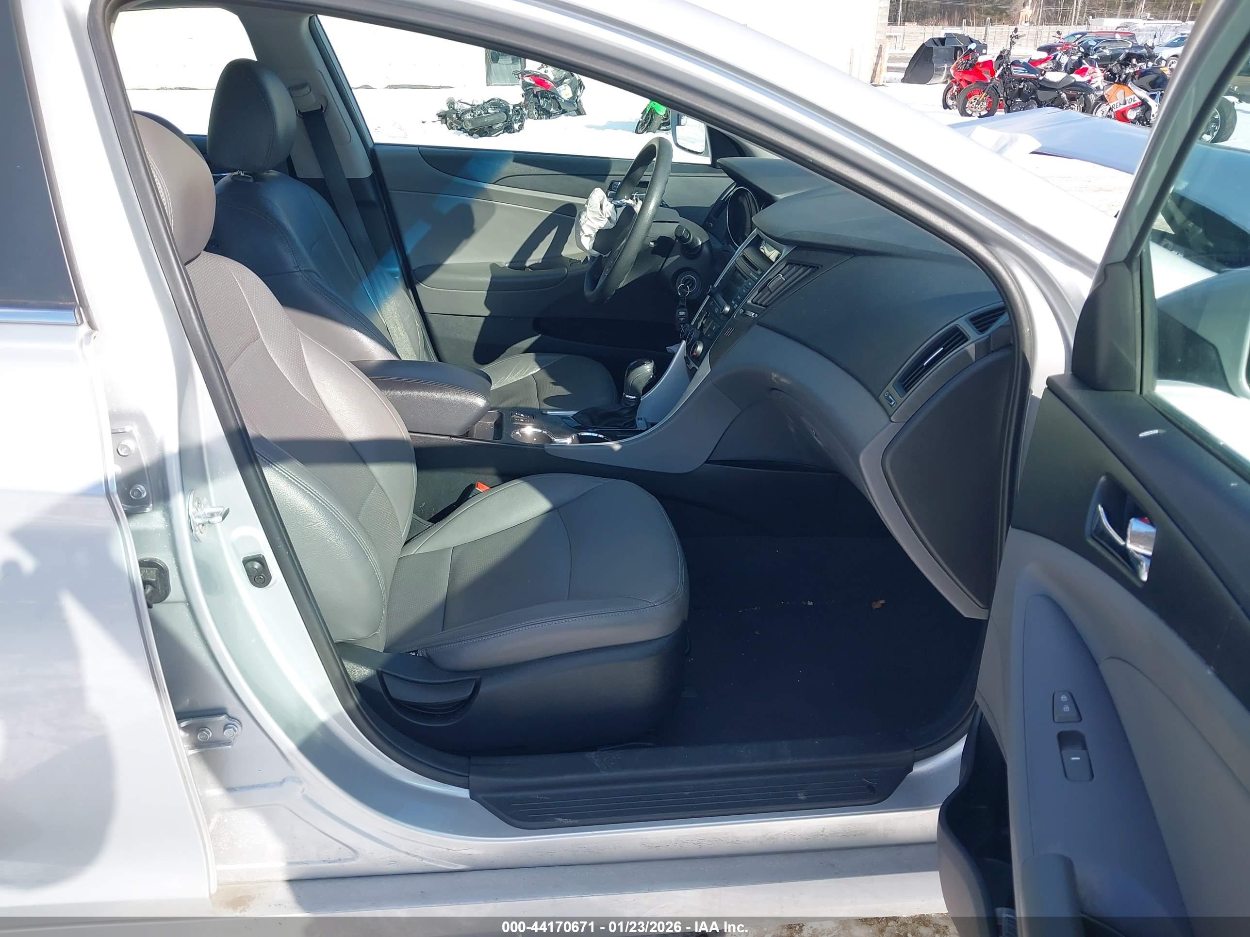 HYUNDAI SONATA image 5