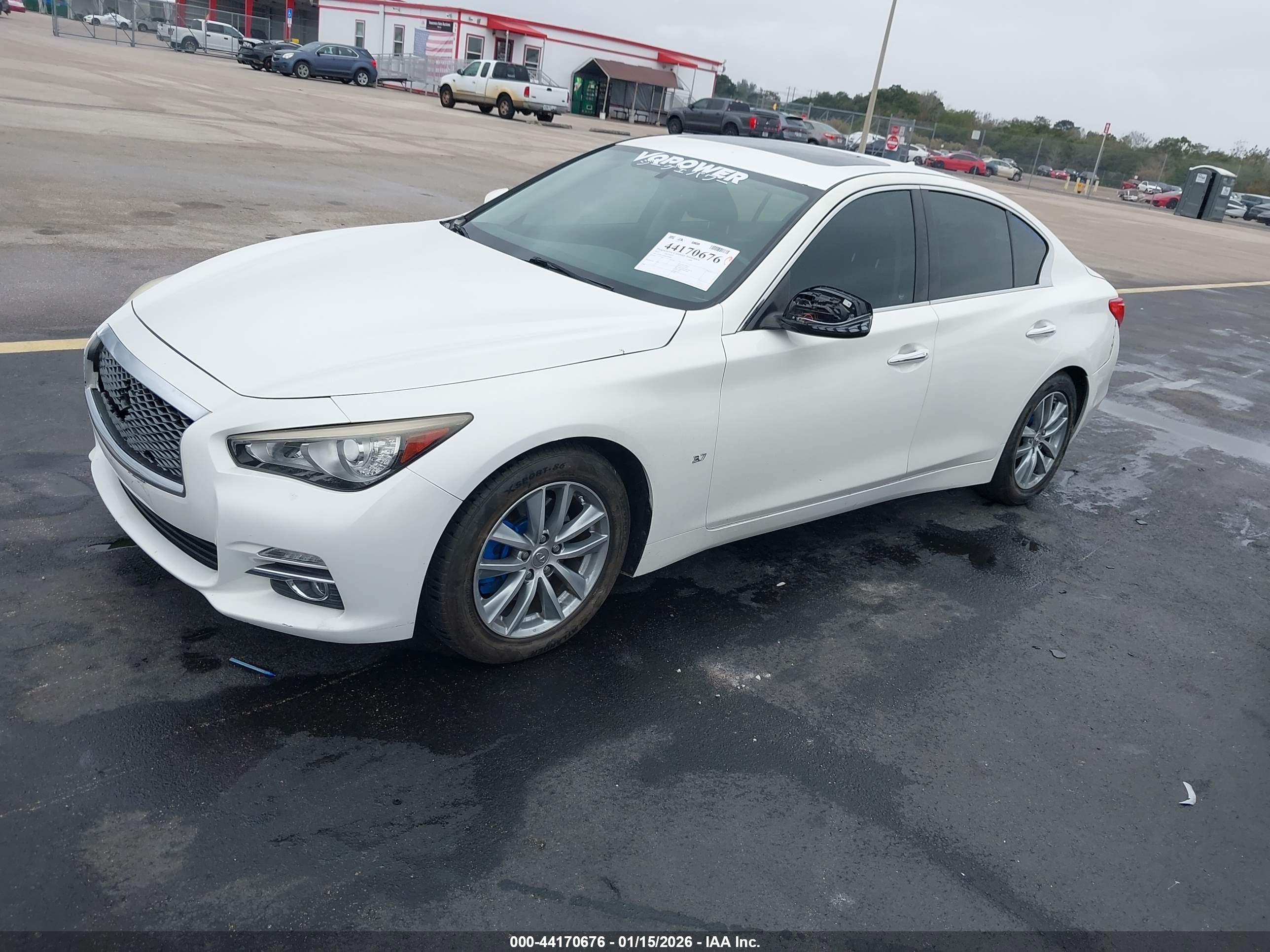 INFINITI Q50 image 2