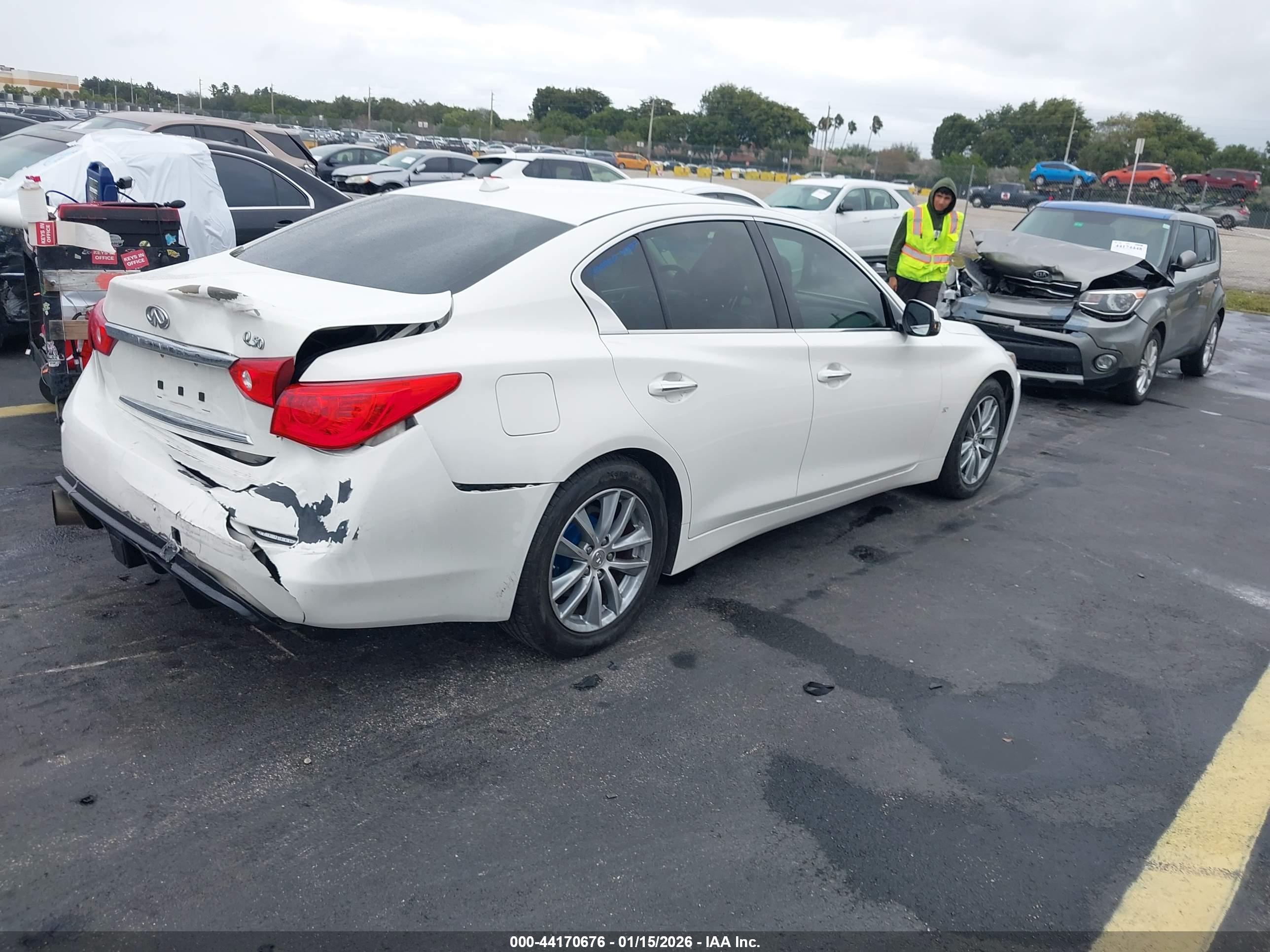 INFINITI Q50 image 4