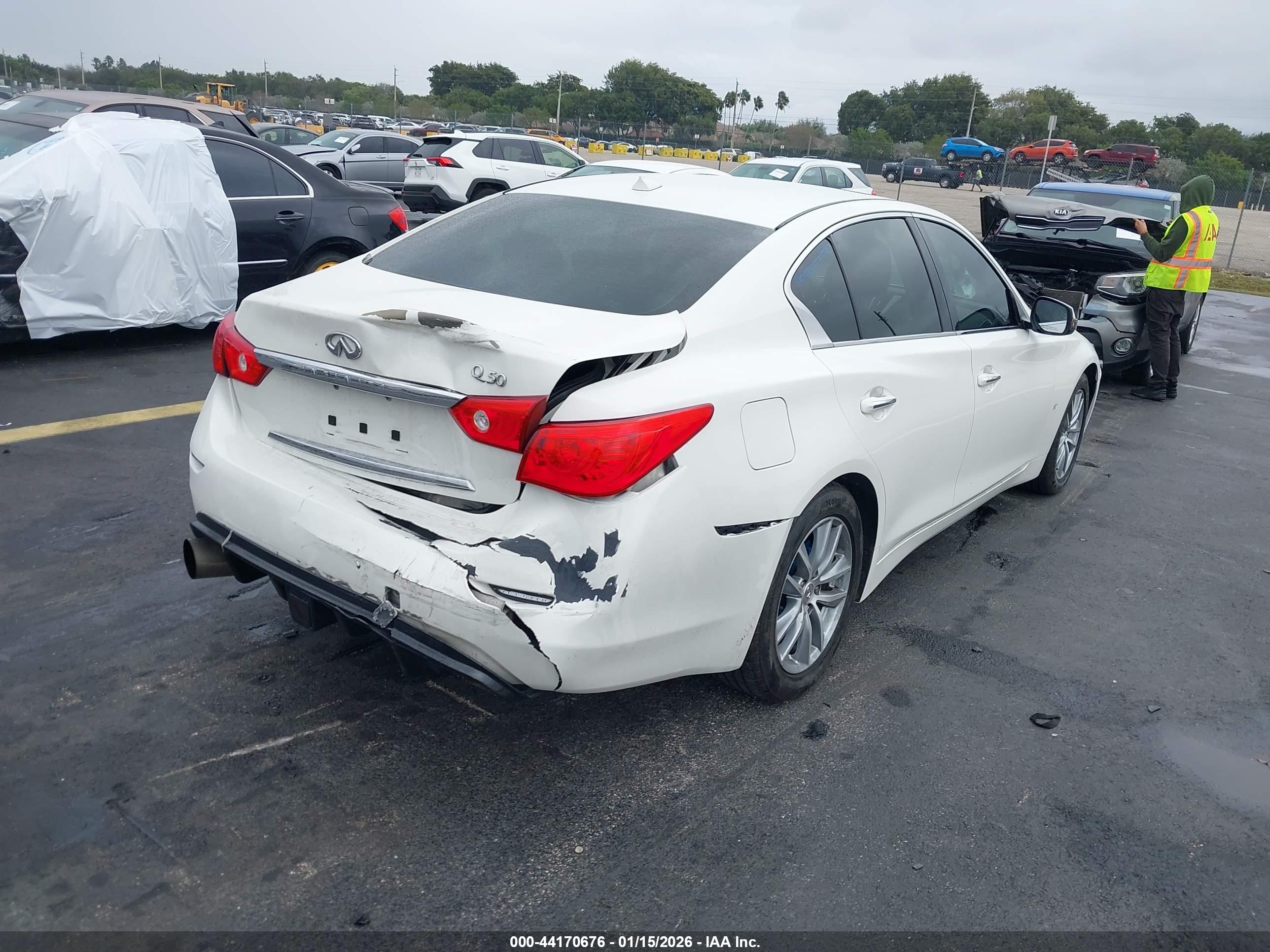 INFINITI Q50 image 6
