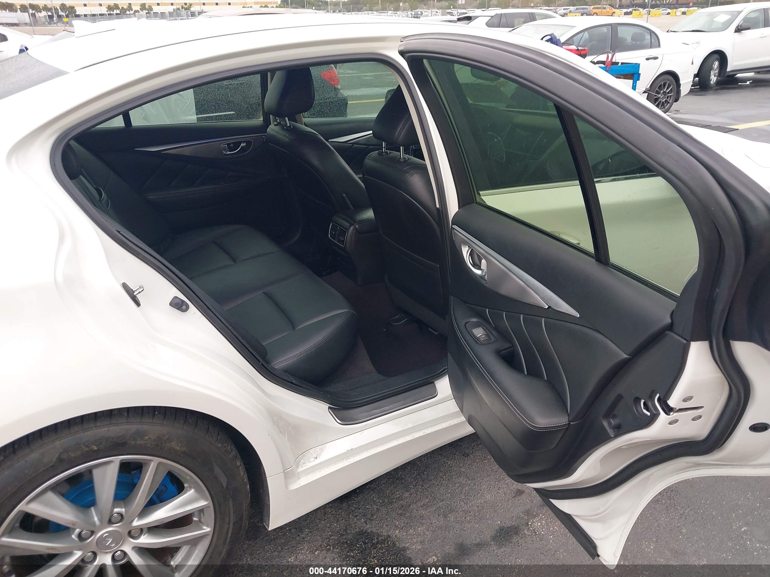 INFINITI Q50 image 8