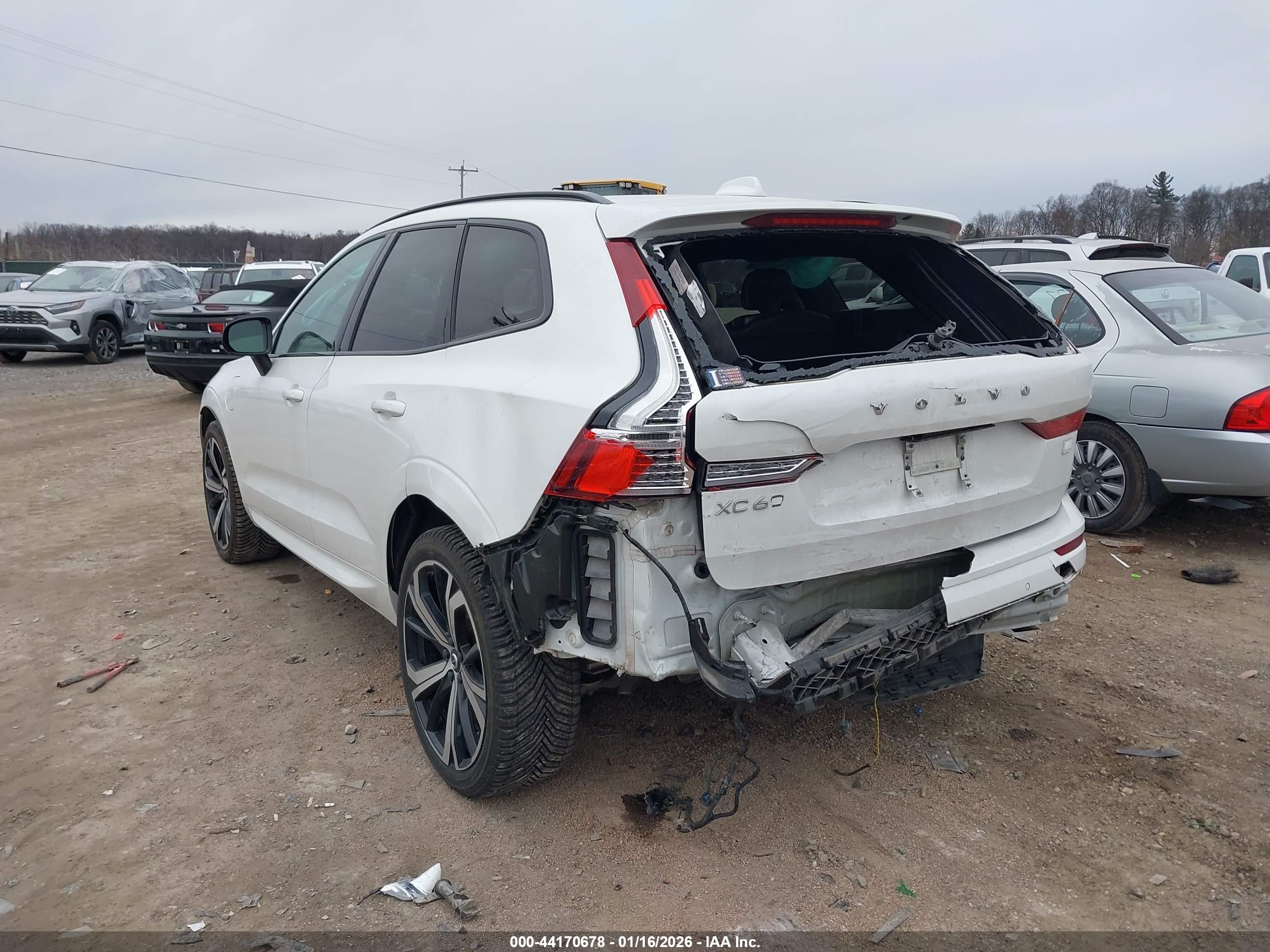 VOLVO XC60 image 3