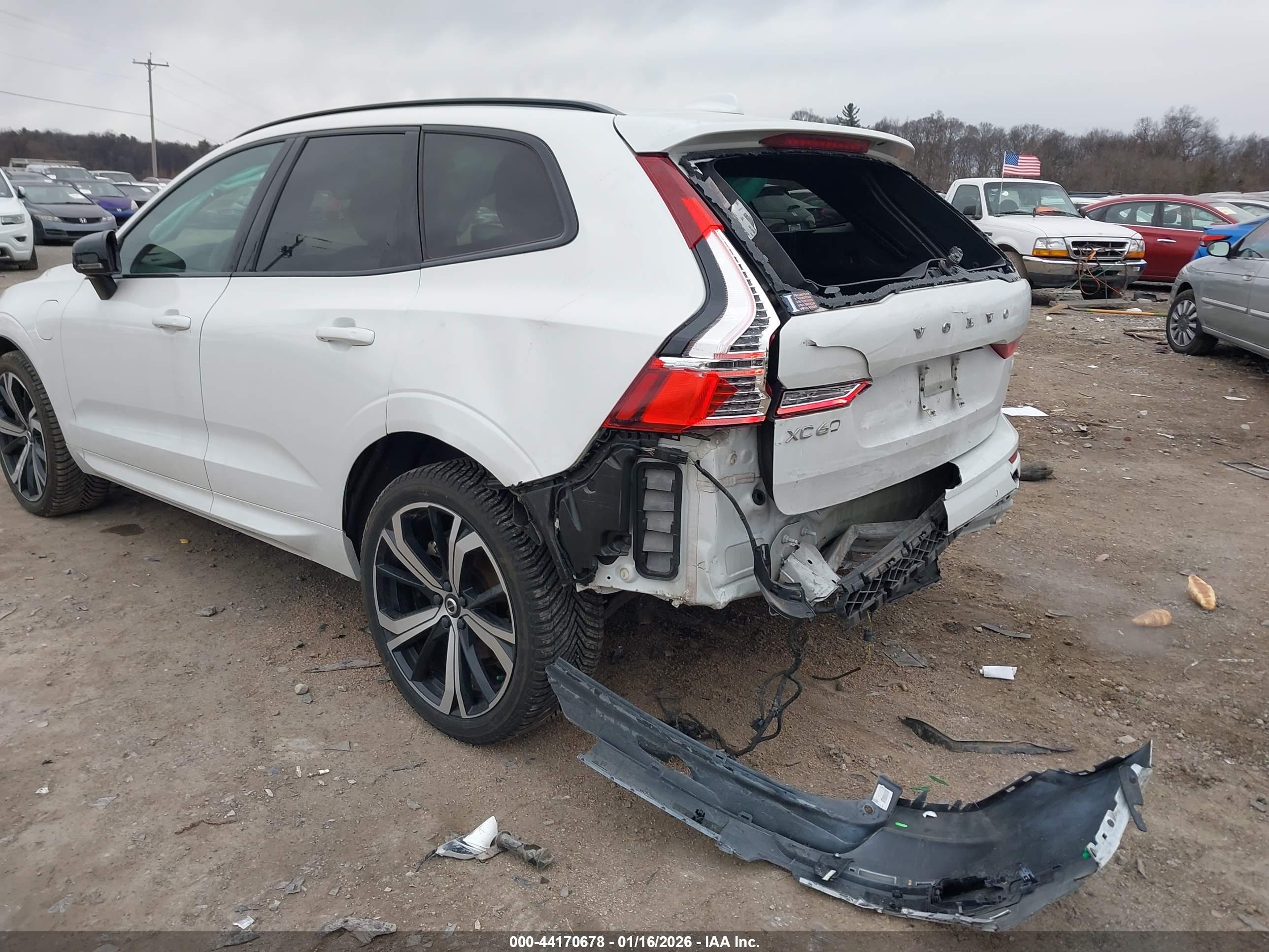 VOLVO XC60 image 6