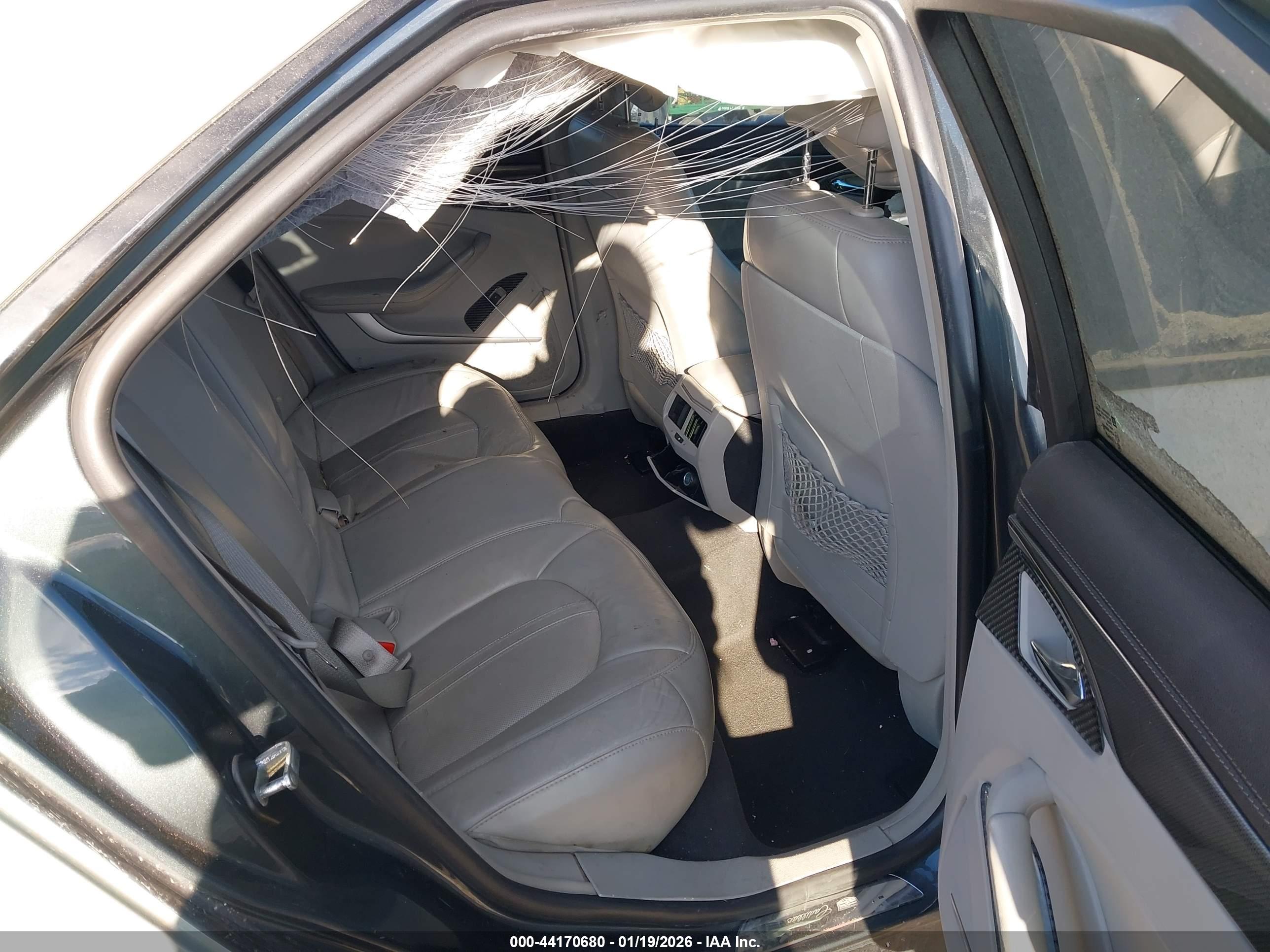 CADILLAC CTS image 8