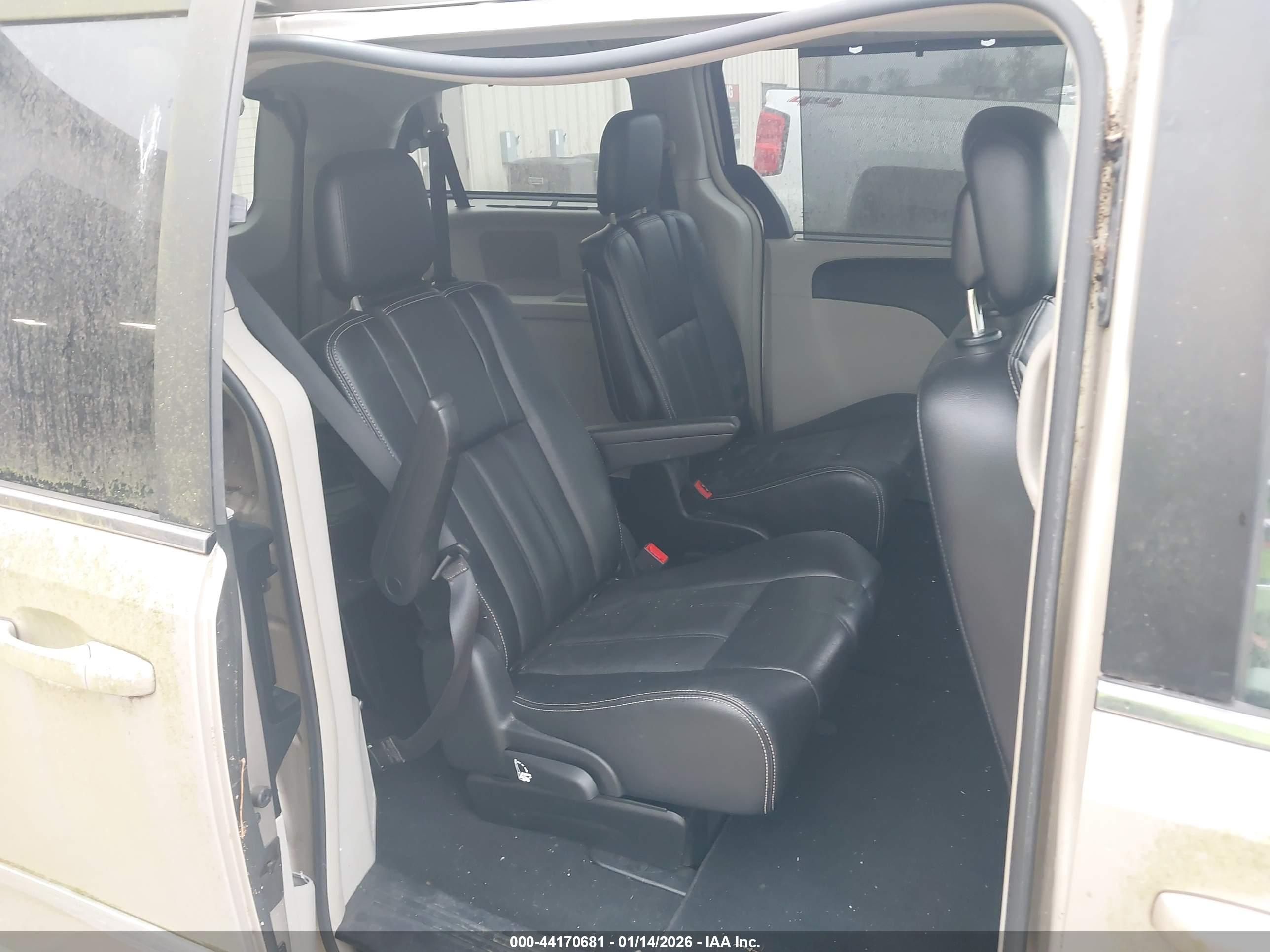 CHRYSLER TOWN image 8
