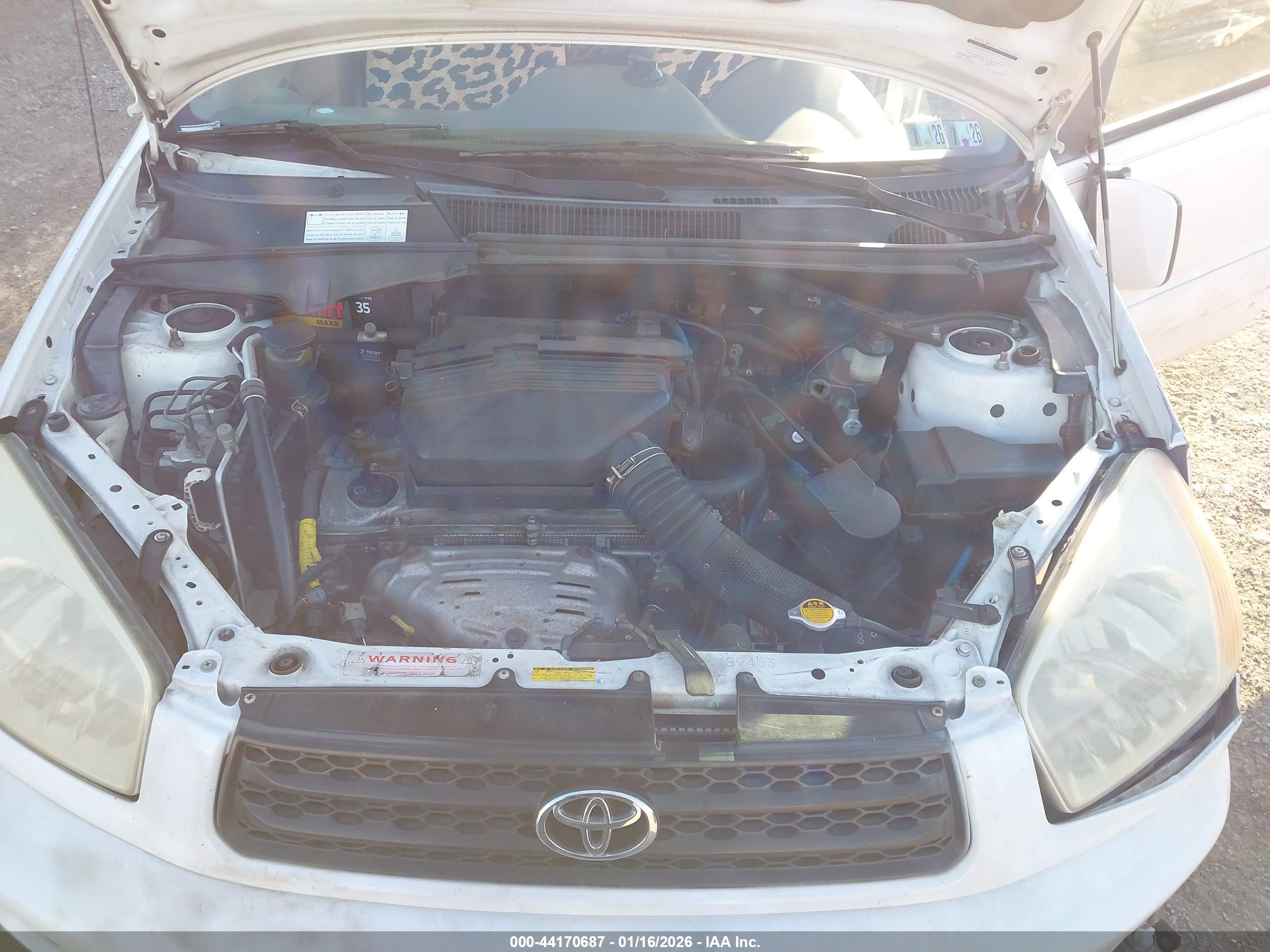 TOYOTA RAV4 image 10