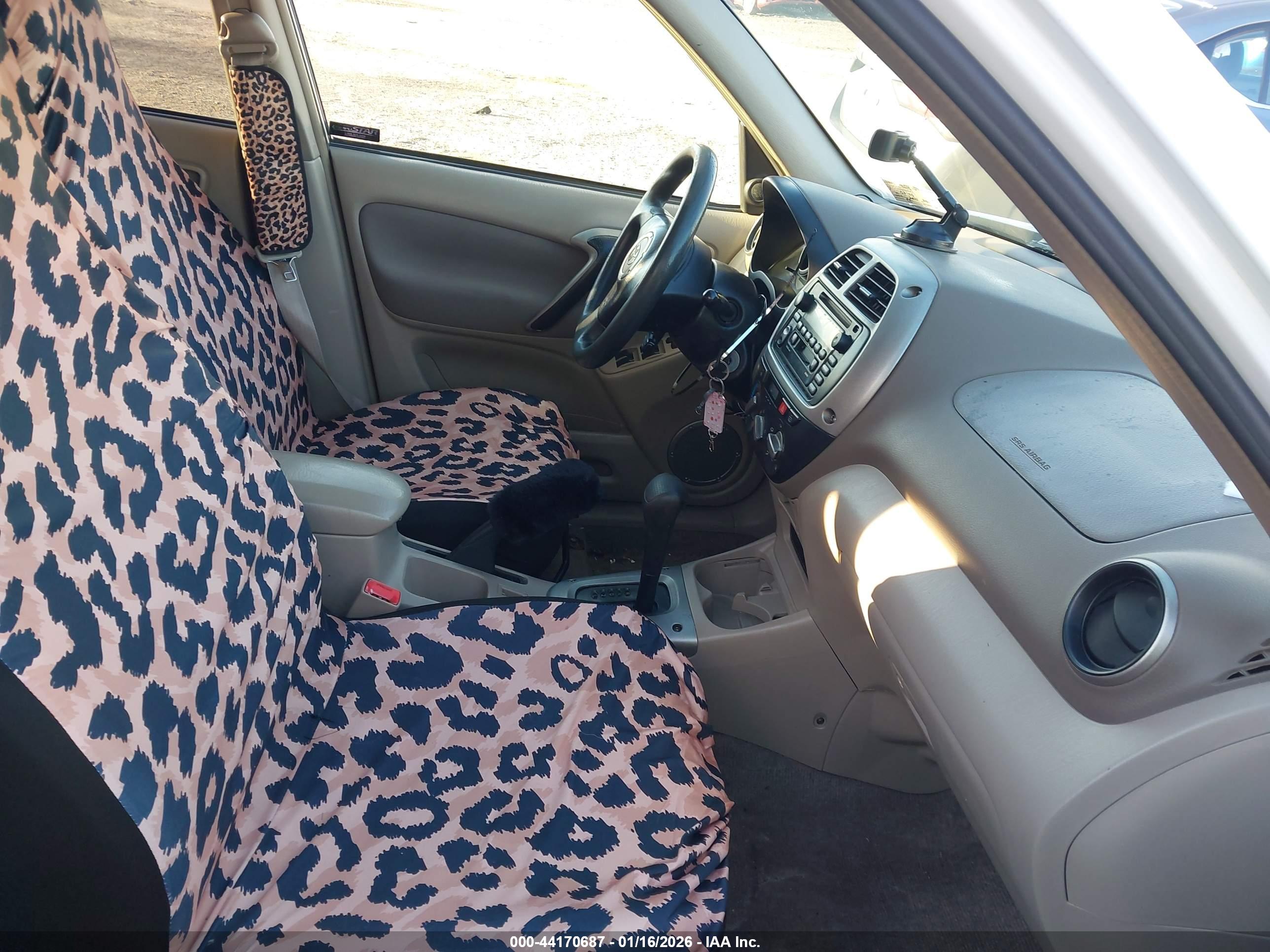 TOYOTA RAV4 image 5