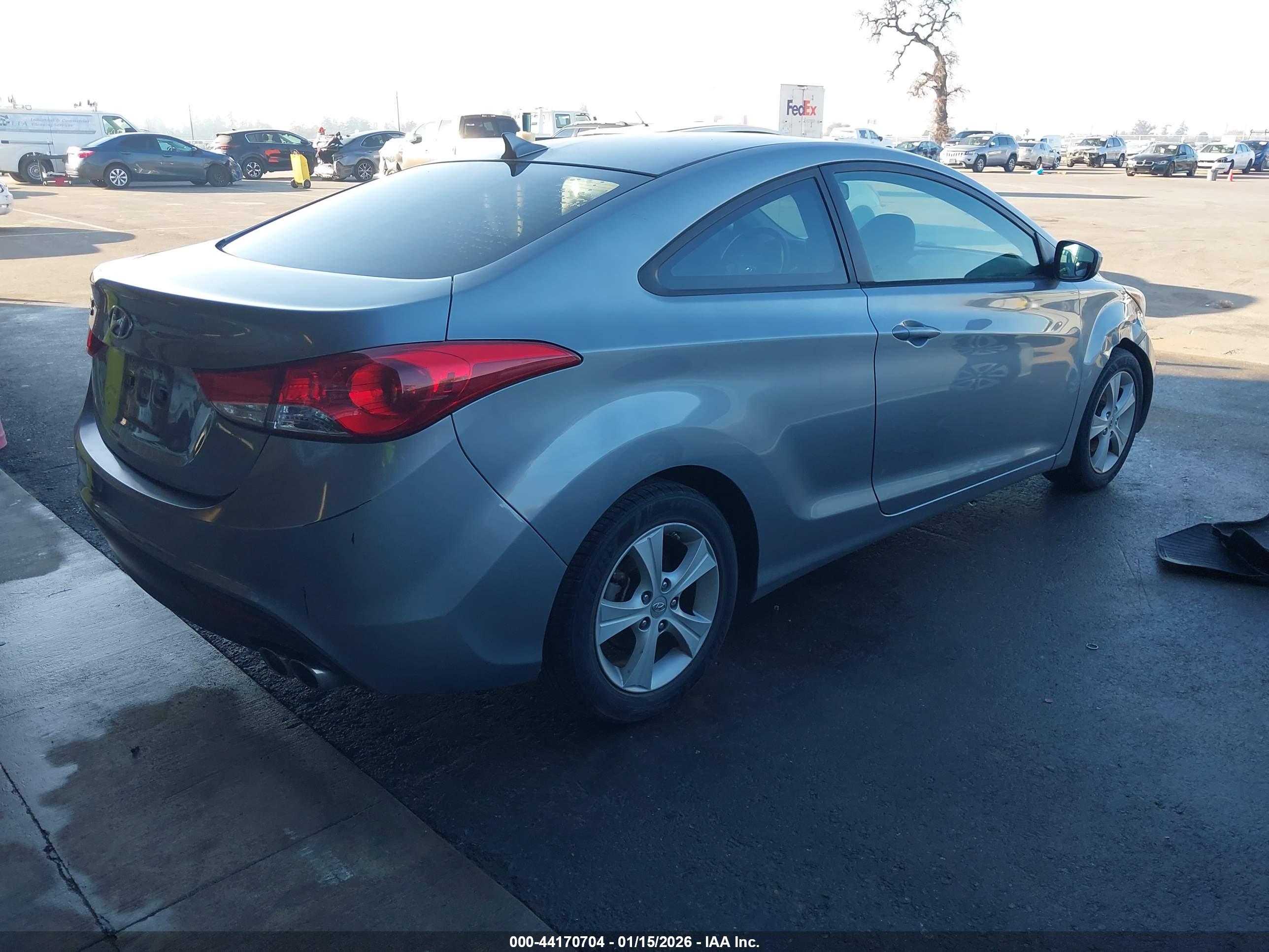 HYUNDAI ELANTRA image 4