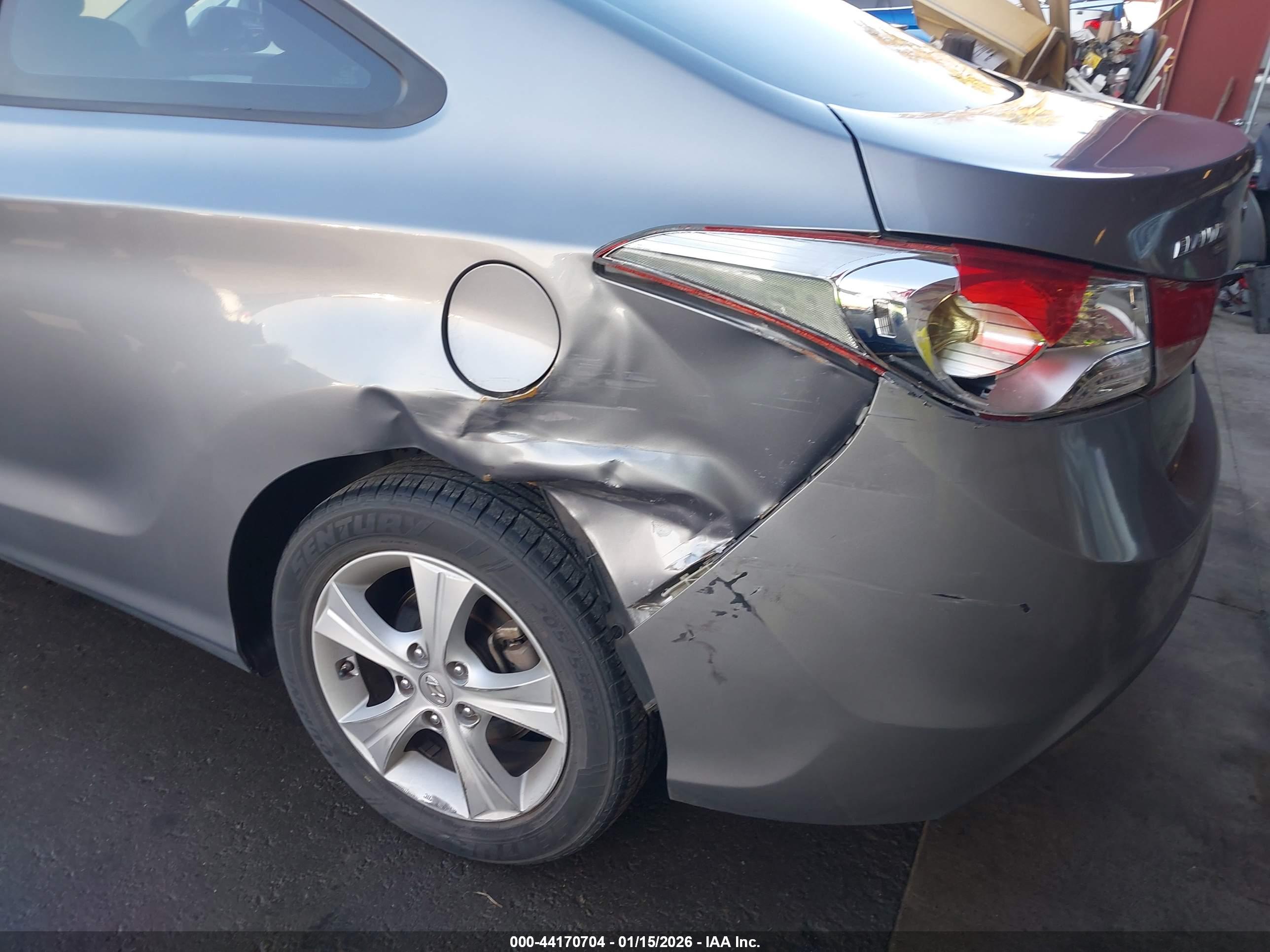 HYUNDAI ELANTRA image 6