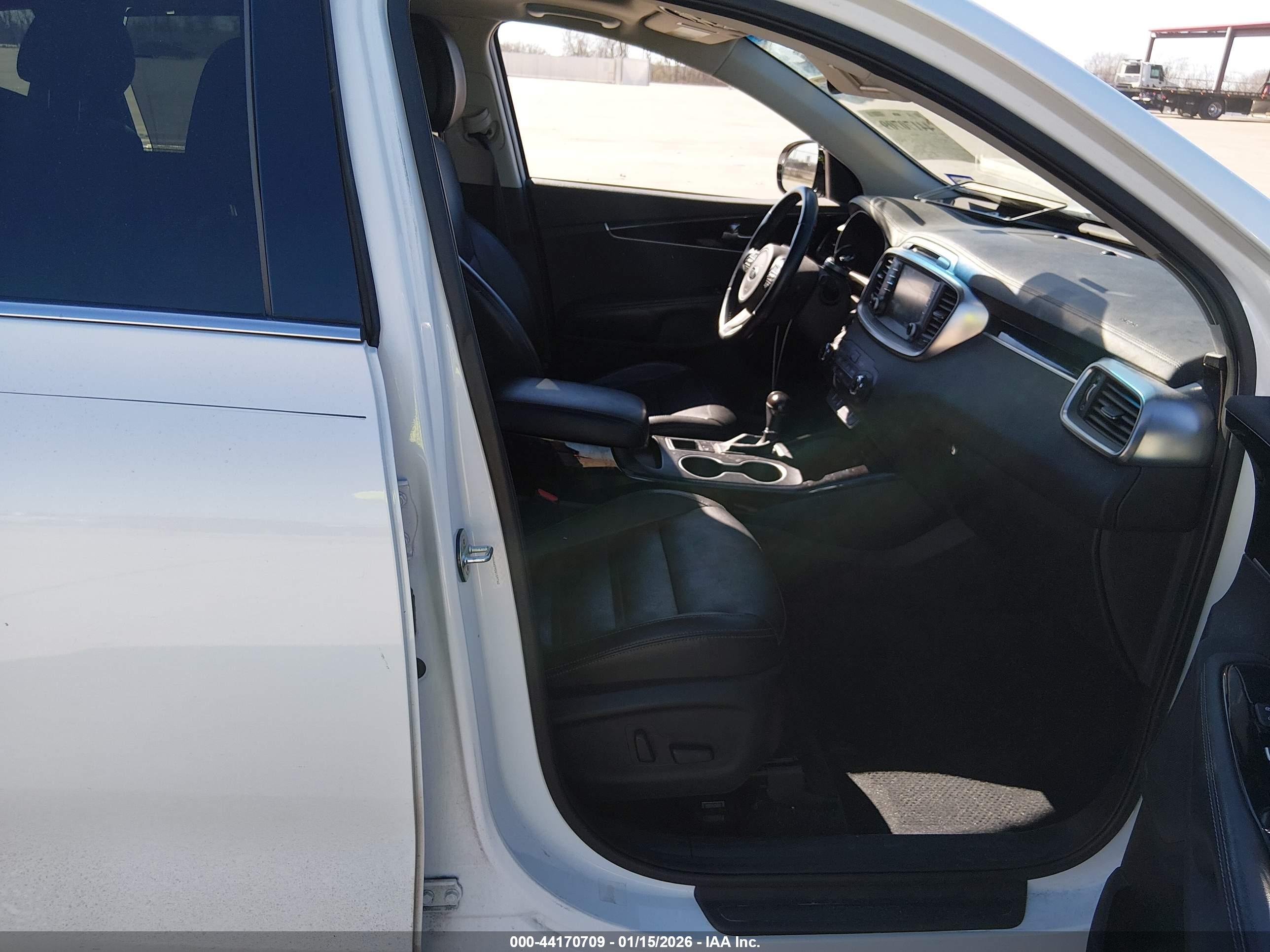 KIA SORENTO image 5