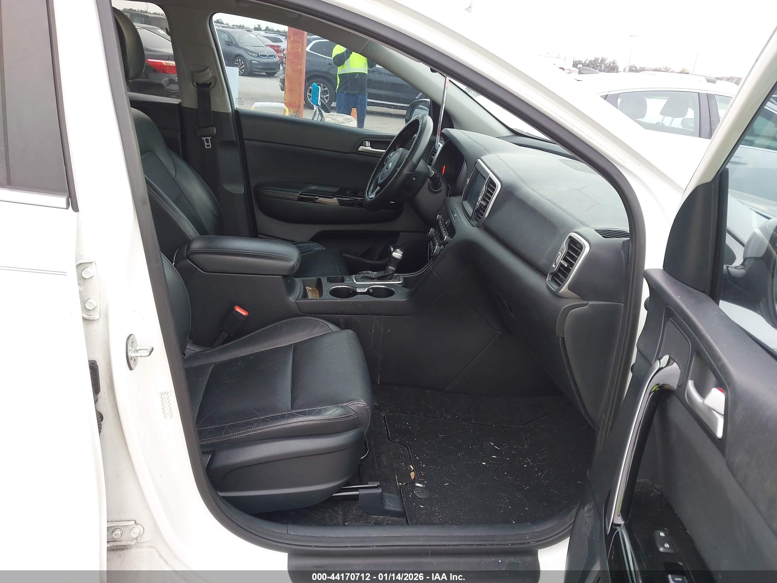 KIA SPORTAGE image 5