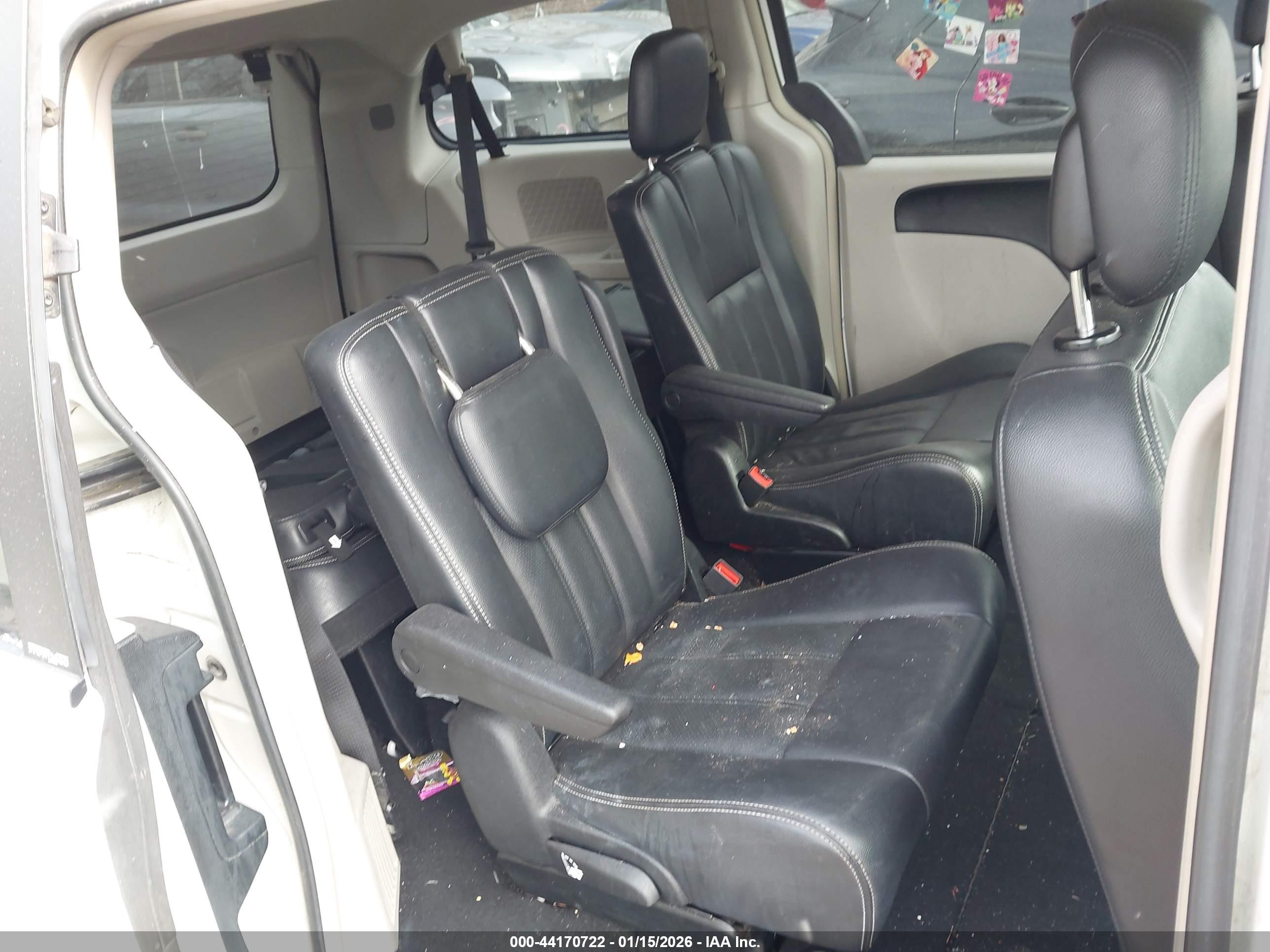 CHRYSLER TOWN image 8
