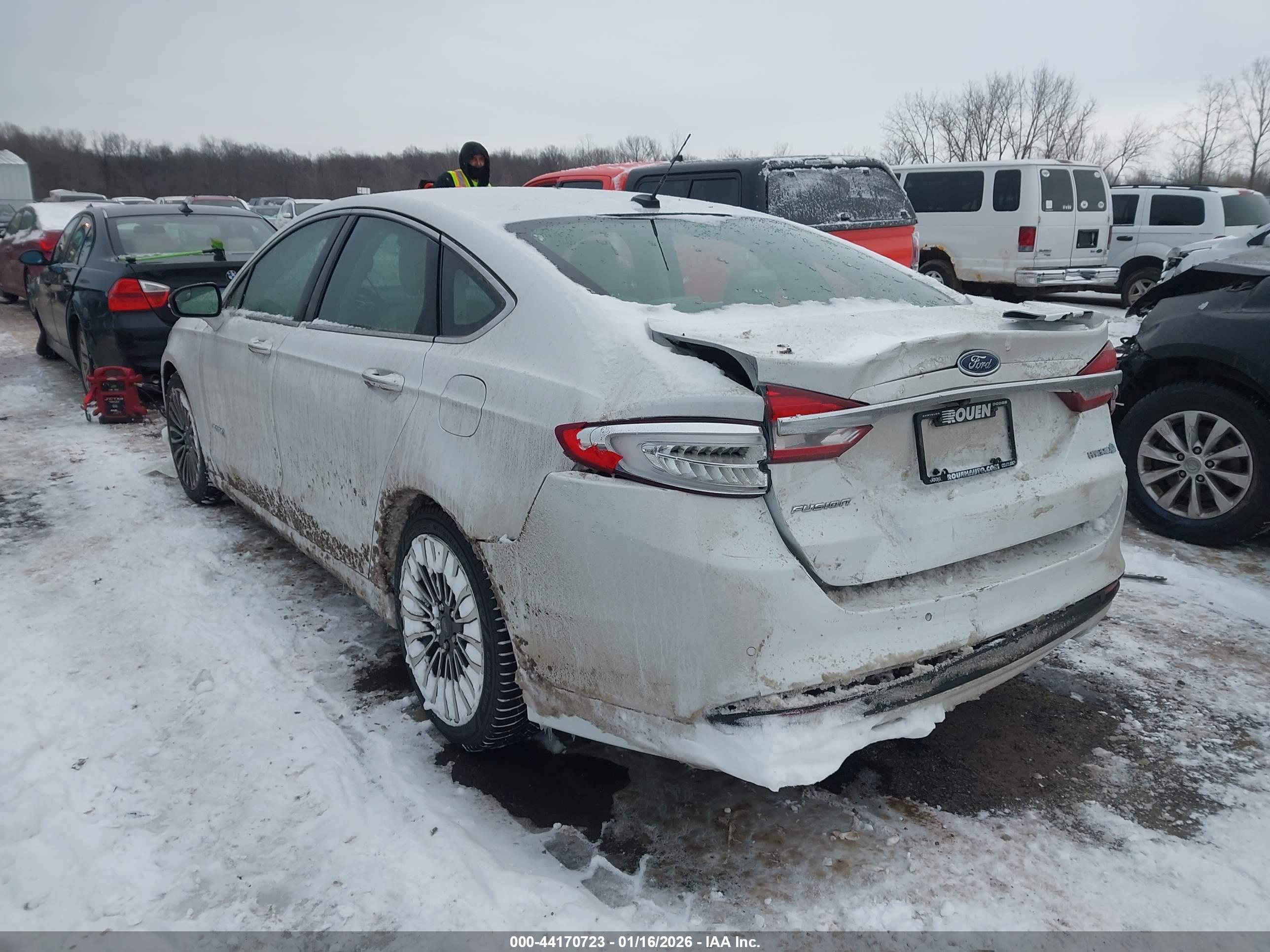 FORD FUSION image 3