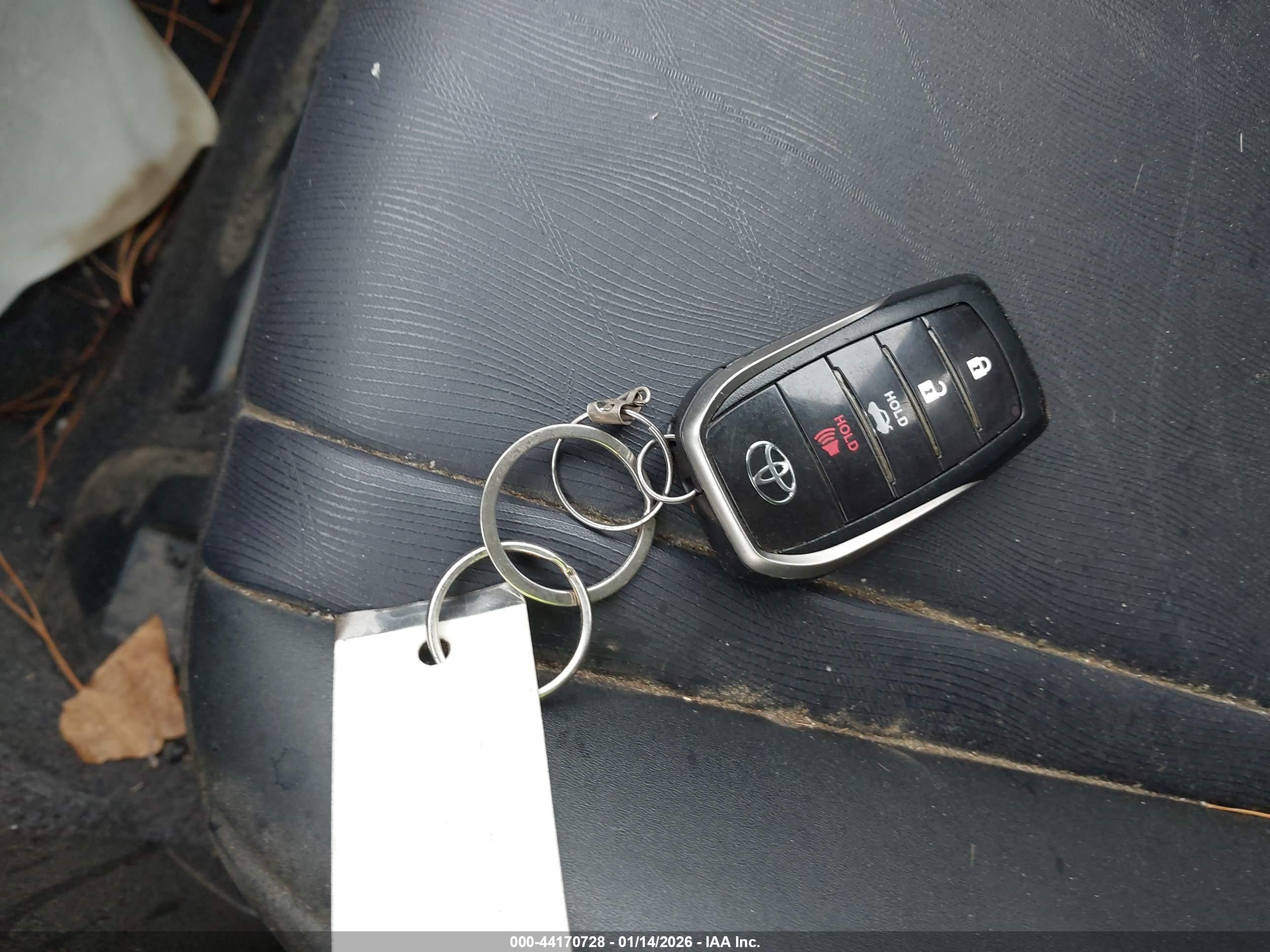 TOYOTA MIRAI image 11