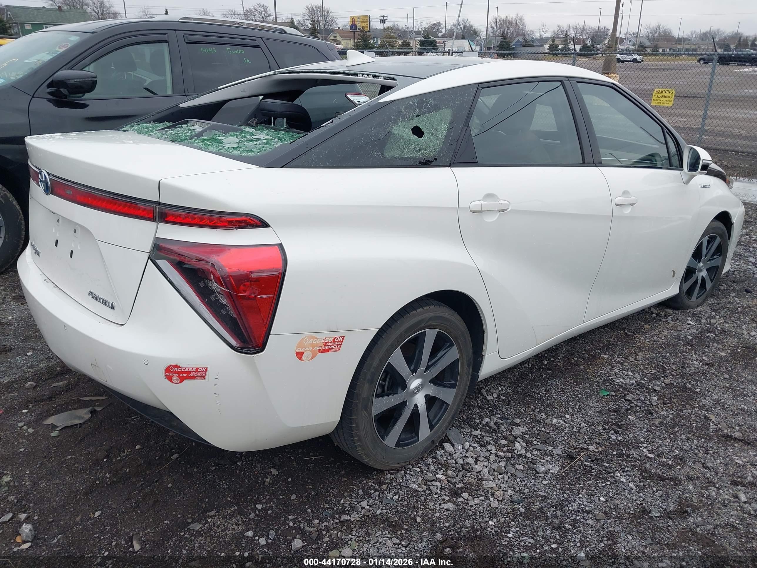 TOYOTA MIRAI image 4