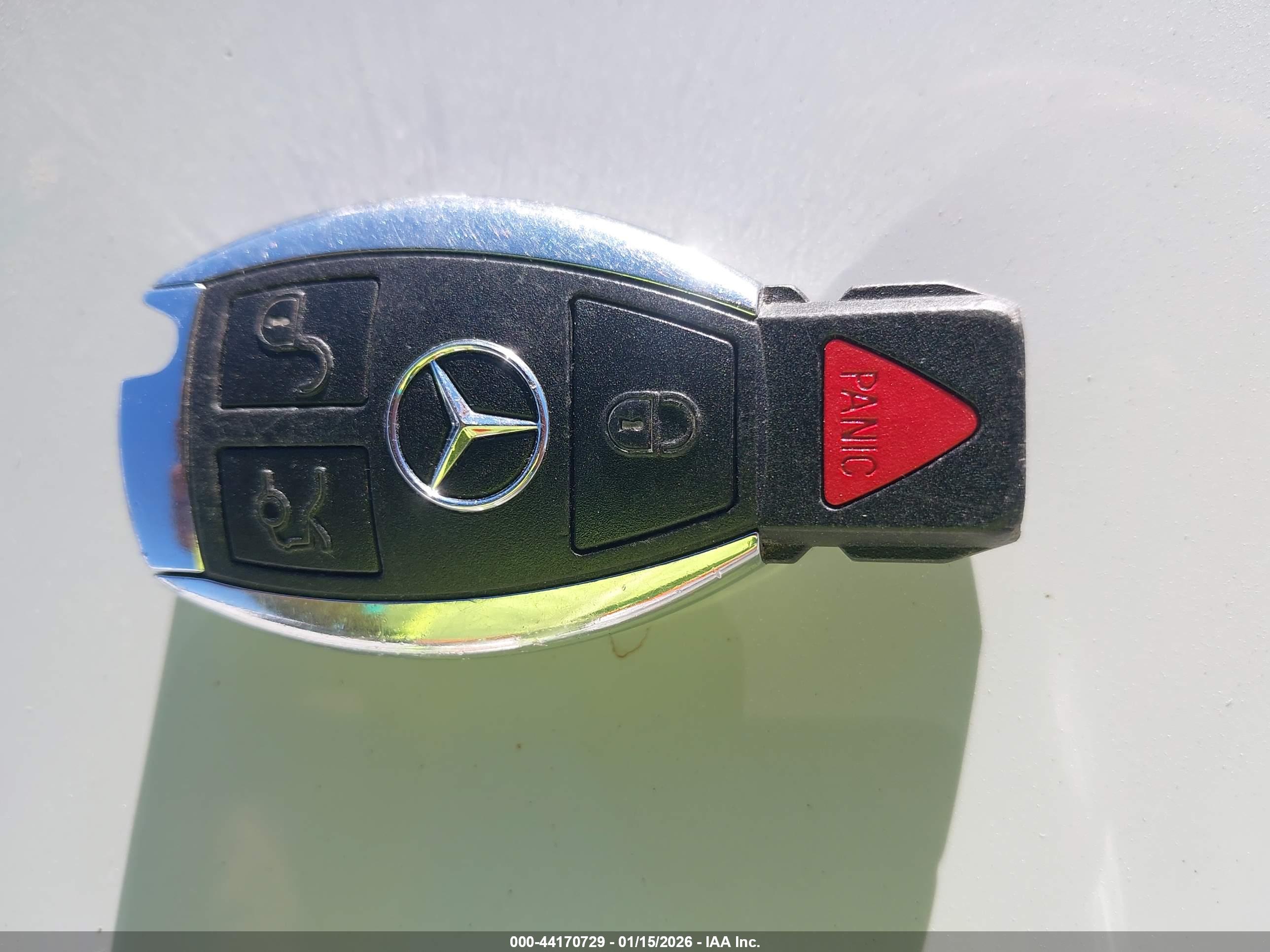 MERCEDES-BENZ E image 11
