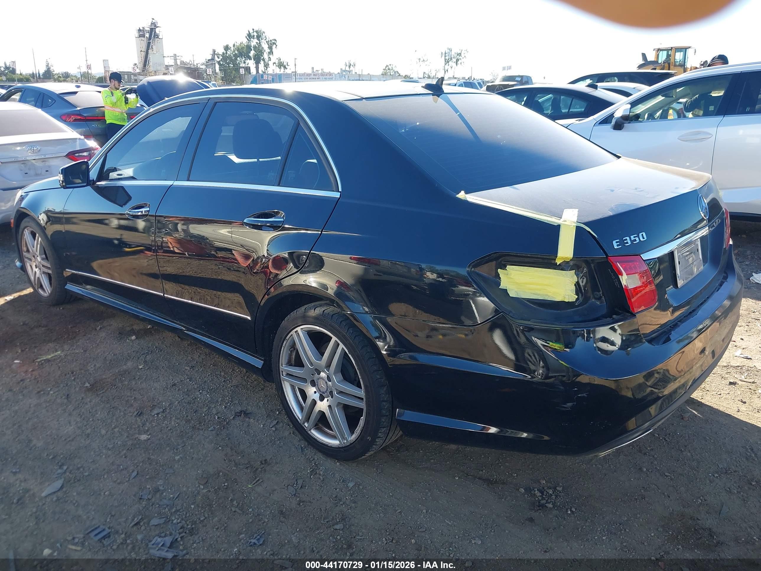MERCEDES-BENZ E image 3