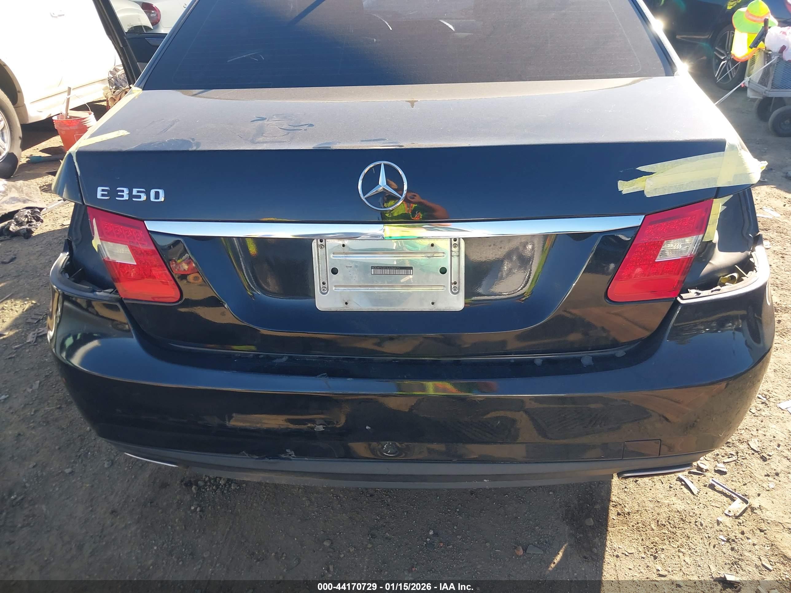 MERCEDES-BENZ E image 6