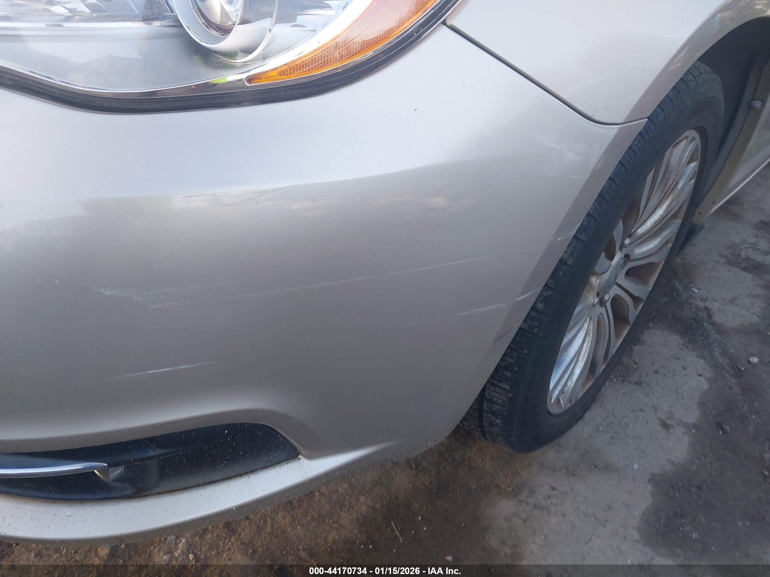 CHRYSLER 200 image 6