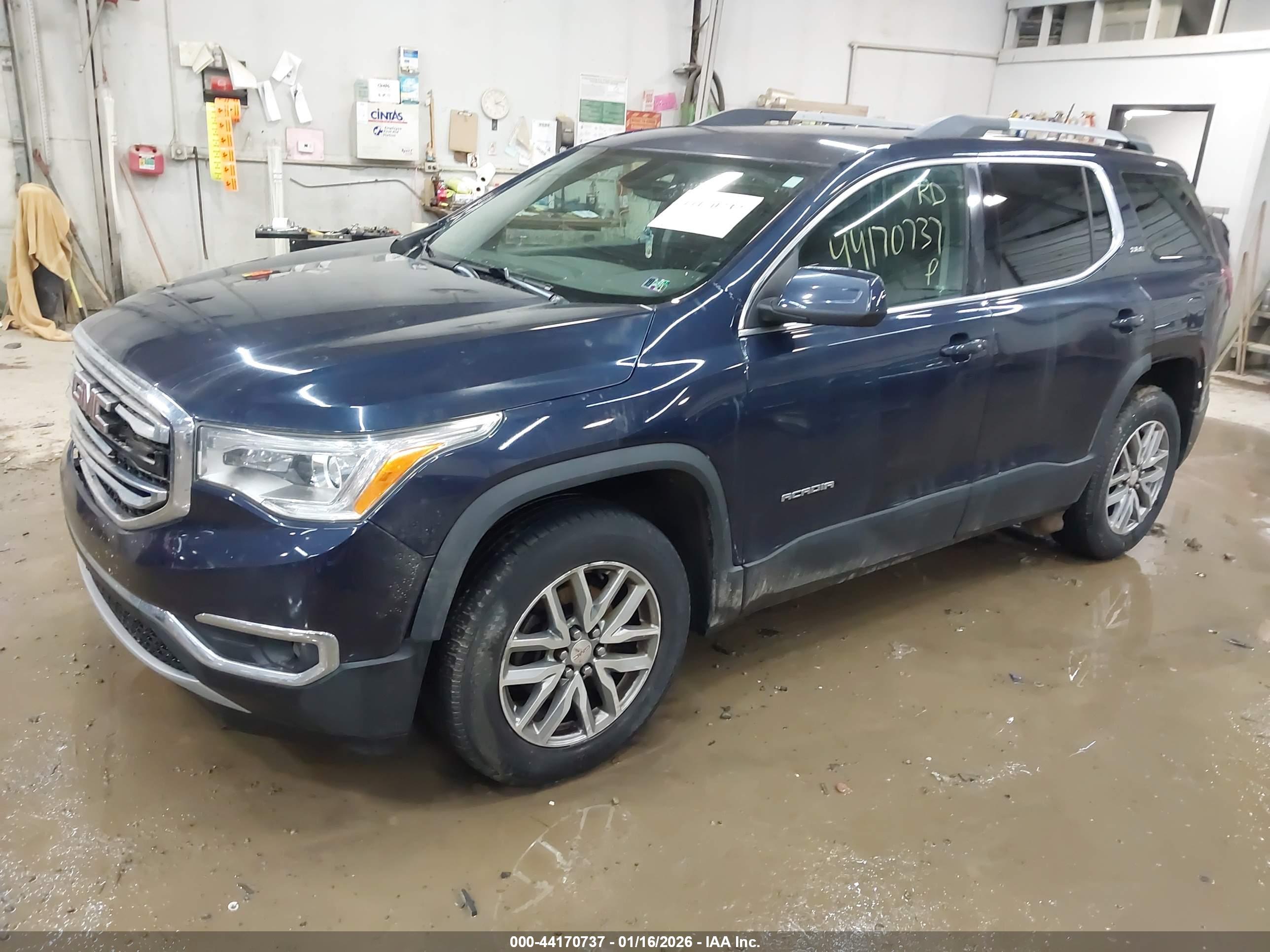 GMC ACADIA image 2