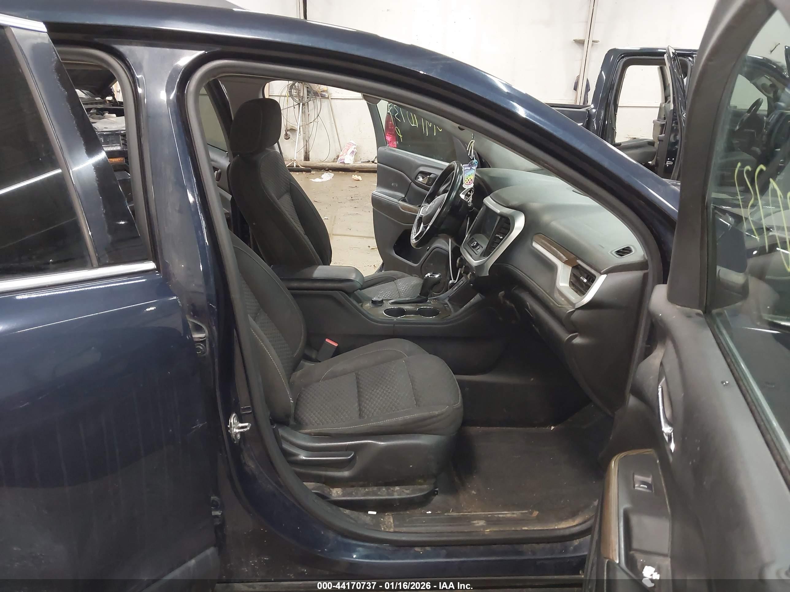 GMC ACADIA image 5