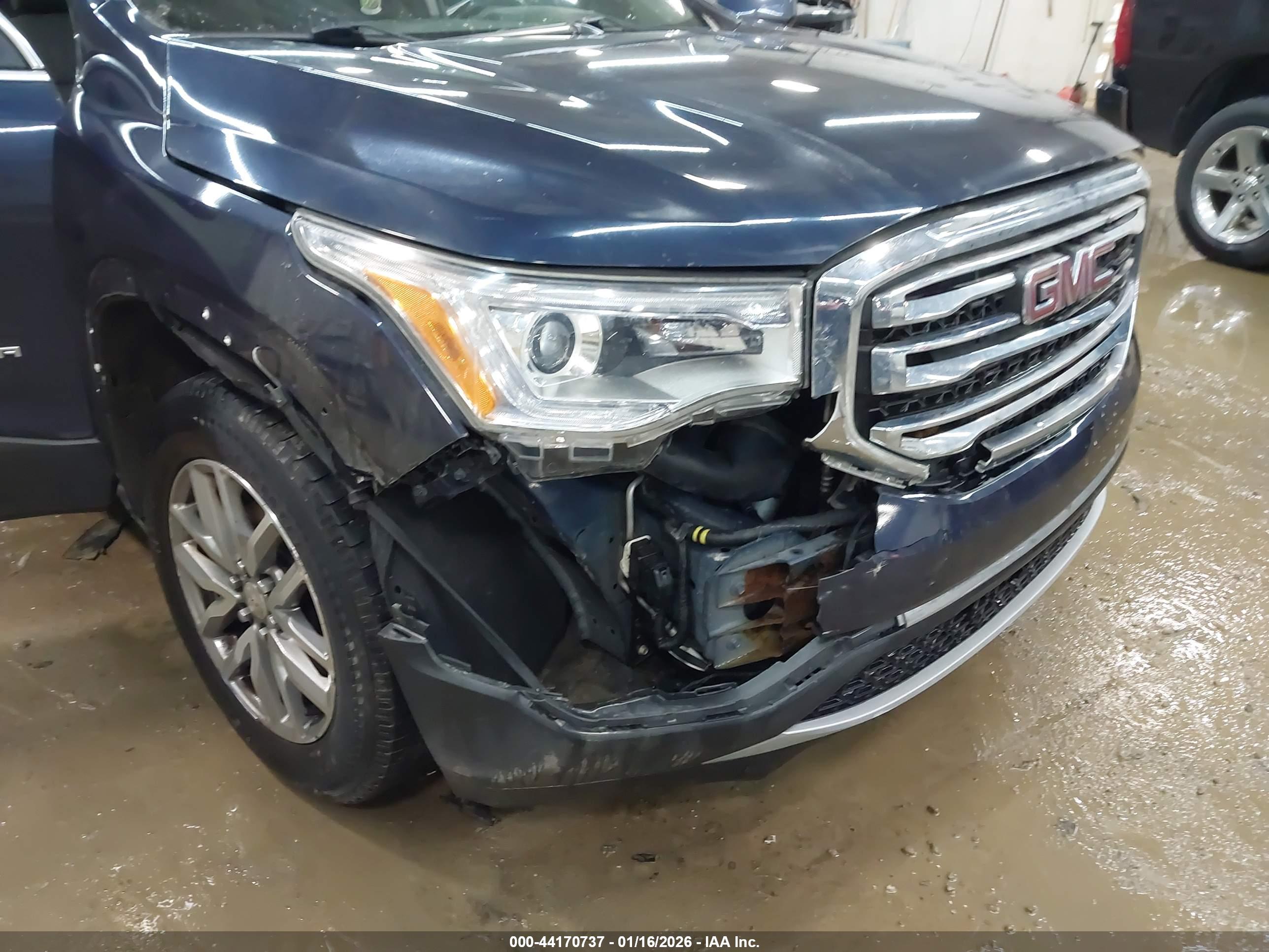 GMC ACADIA image 6