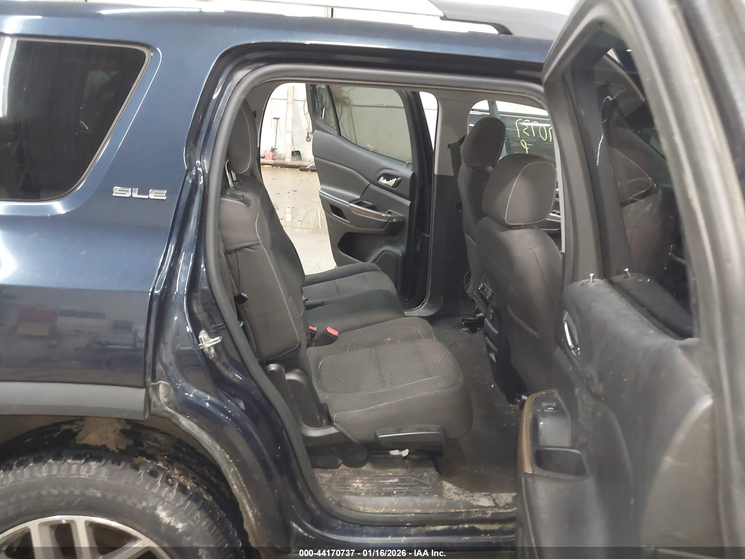 GMC ACADIA image 8