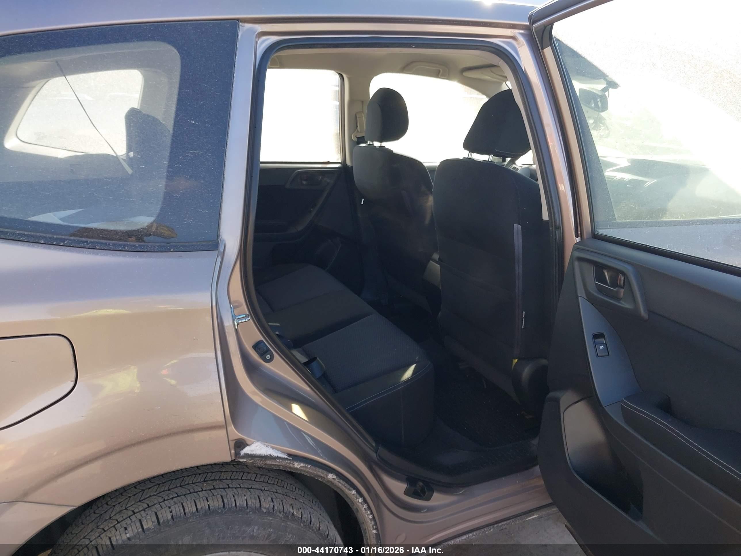 SUBARU FORESTER image 8